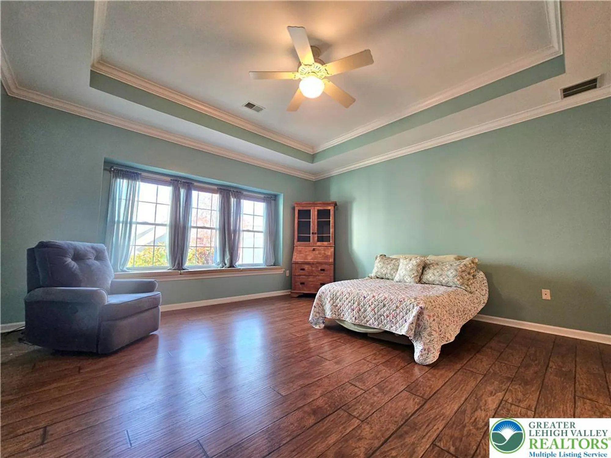 Property Slideshow image 14 of 37 | 5 canterbury ln, Palmer Twp, PA, 18045