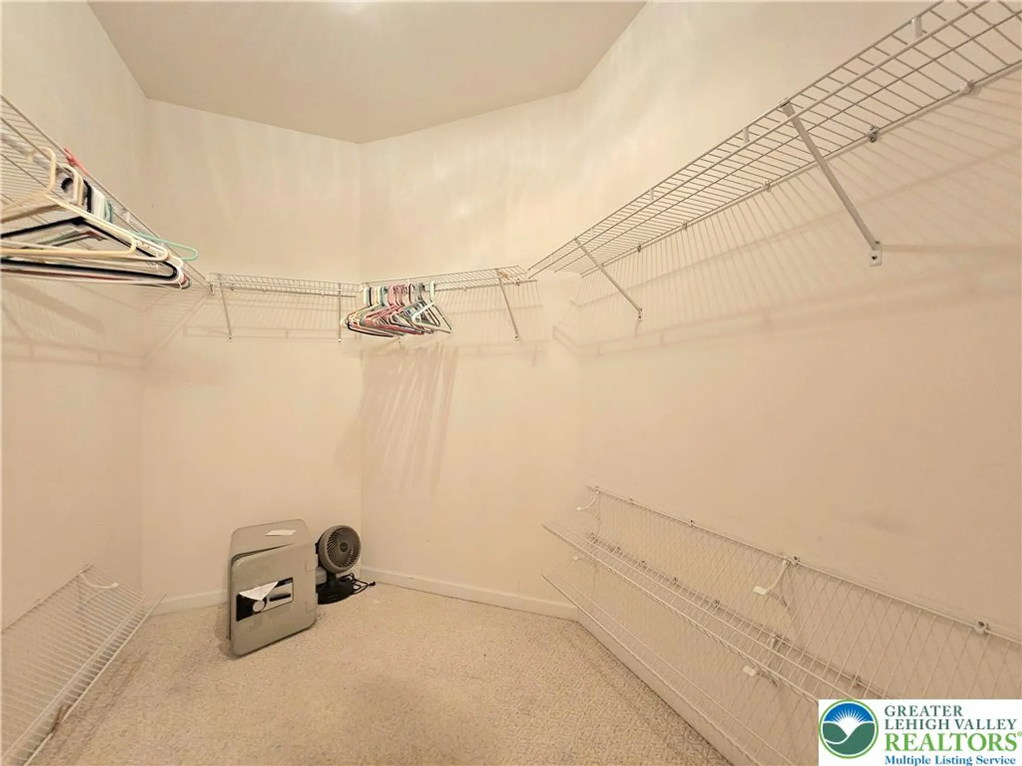 Property Slideshow image 17 of 37 | 5 canterbury ln, Palmer Twp, PA, 18045