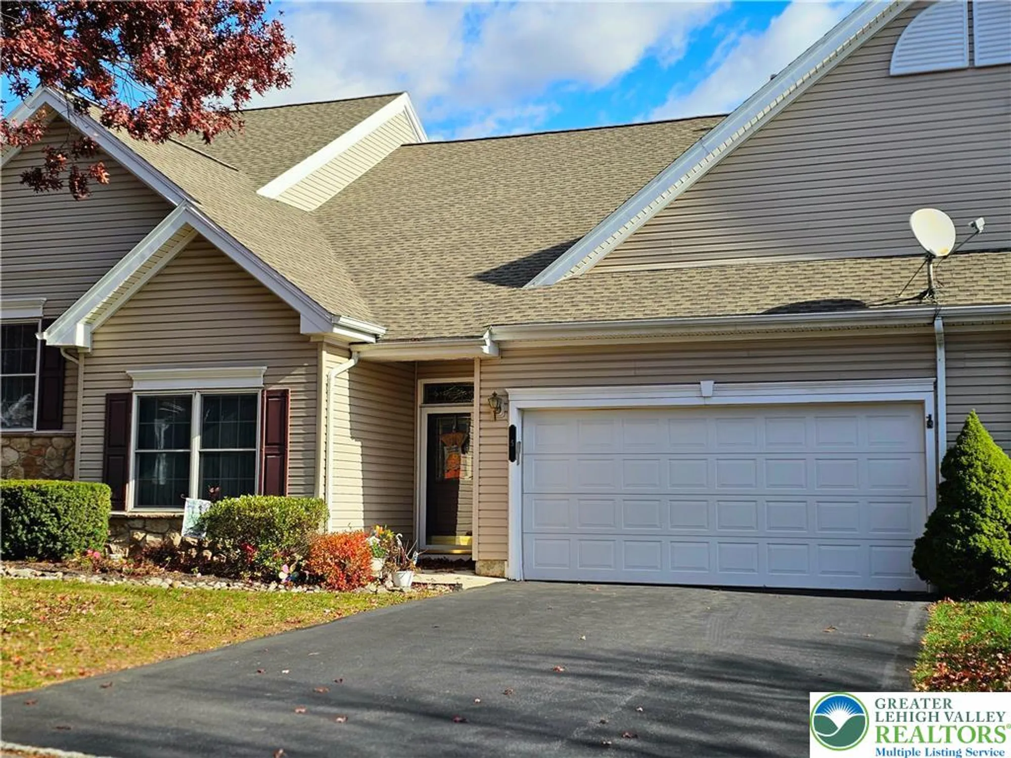 Property Slideshow image 1 of 37 | 5 canterbury ln, Palmer Twp, PA, 18045