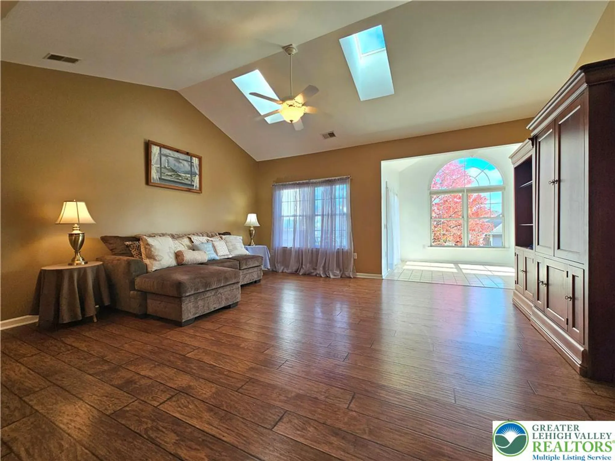 Property Slideshow image 4 of 37 | 5 canterbury ln, Palmer Twp, PA, 18045