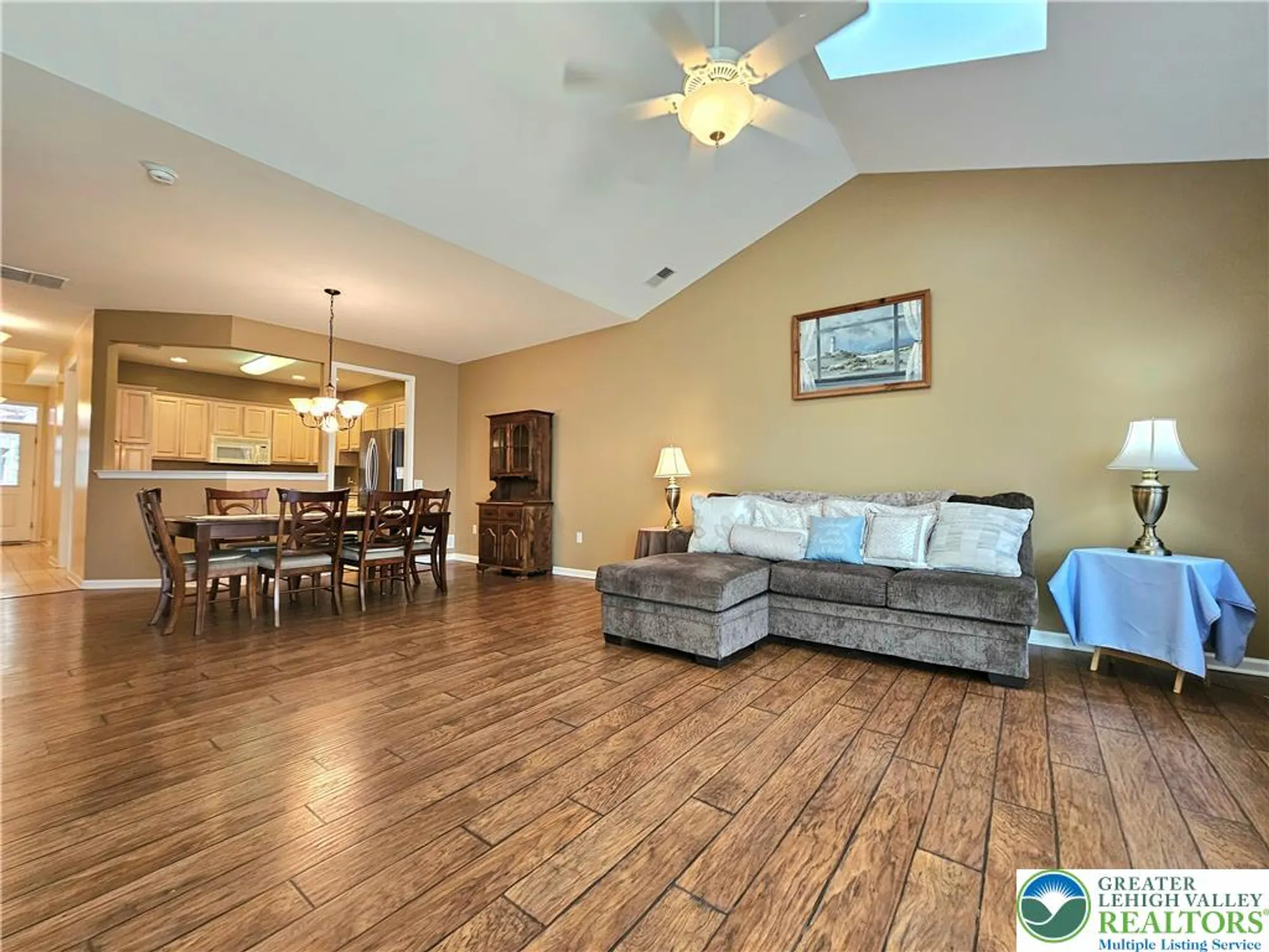Property Slideshow image 5 of 37 | 5 canterbury ln, Palmer Twp, PA, 18045