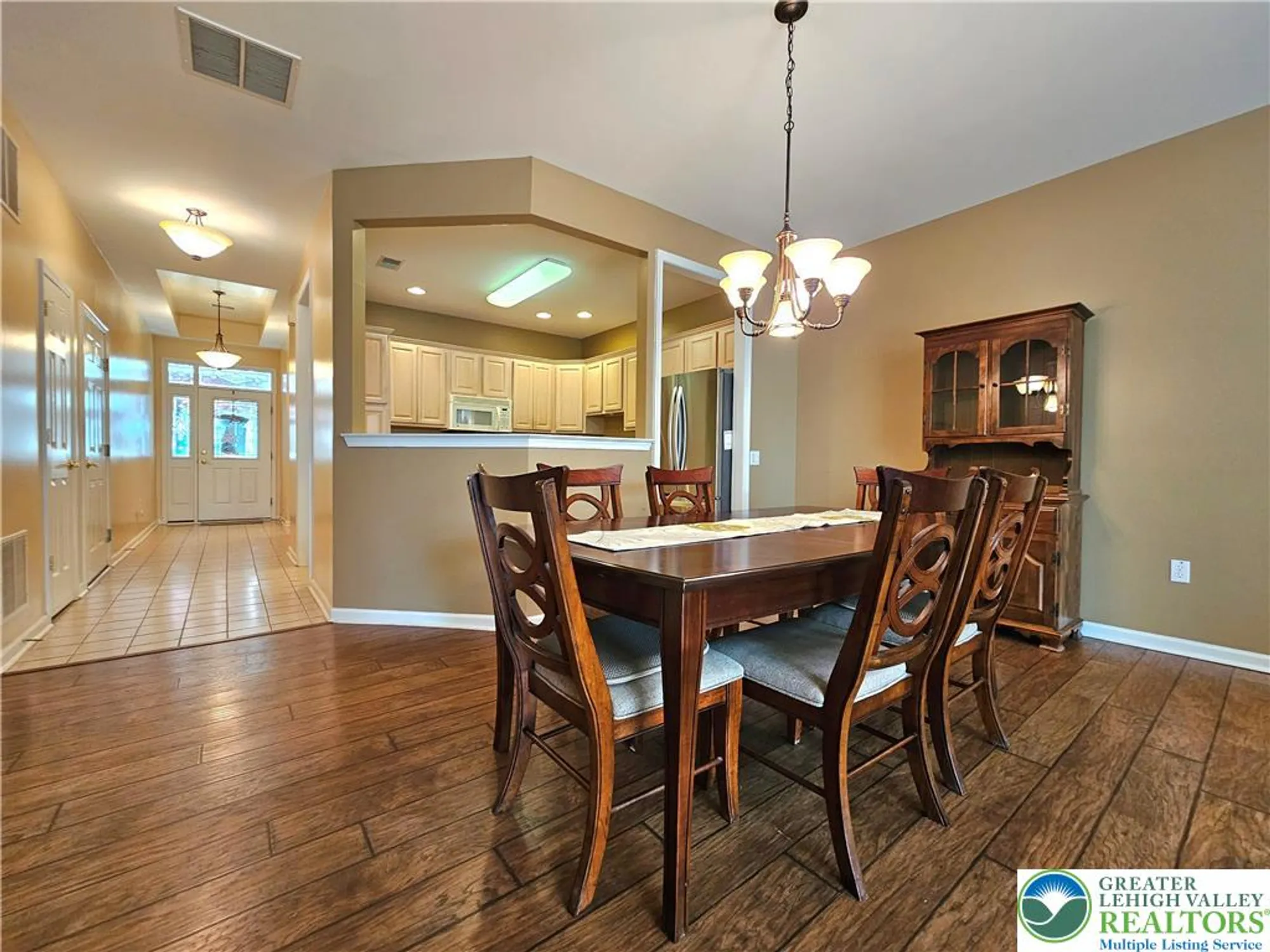 Property Slideshow image 7 of 37 | 5 canterbury ln, Palmer Twp, PA, 18045