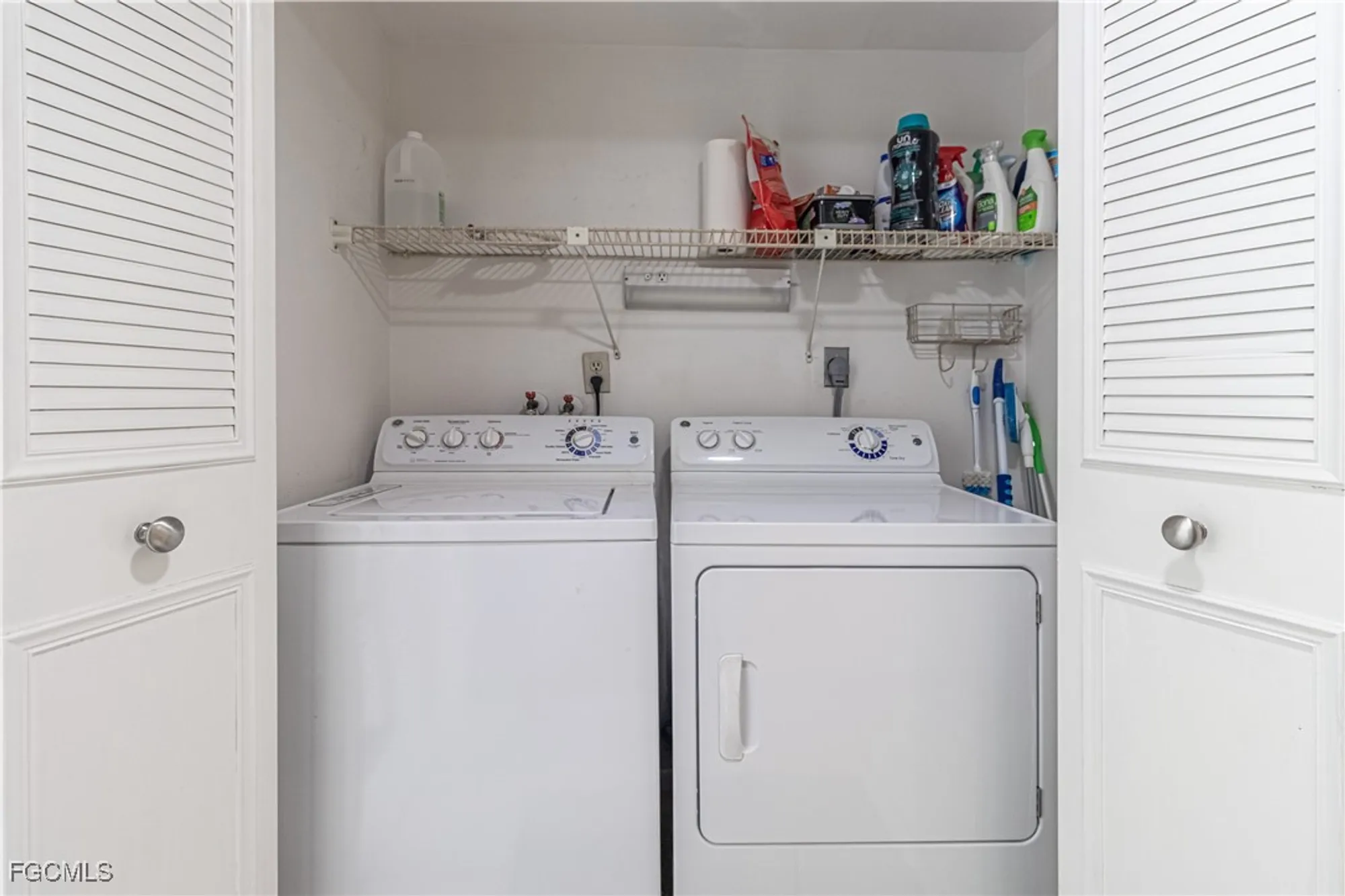 Property Slideshow image 11 of 28 | 1747 pebble beach dr 315, Fort Myers, FL, 33907