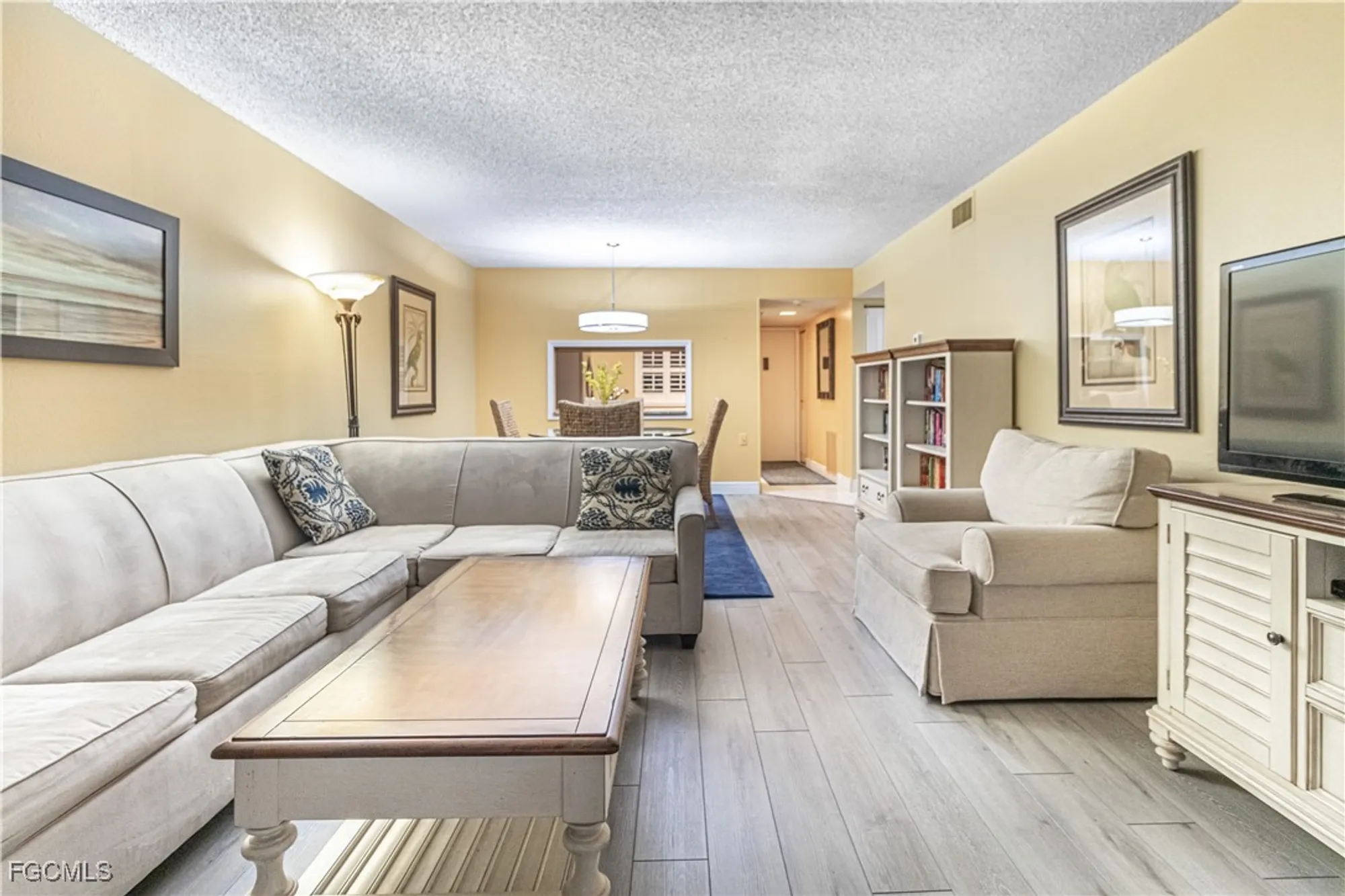 Property Slideshow image 5 of 28 | 1747 pebble beach dr 315, Fort Myers, FL, 33907