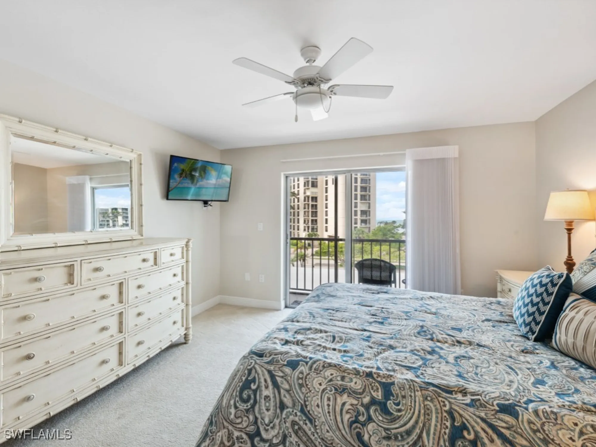 Property Slideshow image 13 of 29 | 3200 gulf shore blvd n apt 407, Naples, FL, 34103