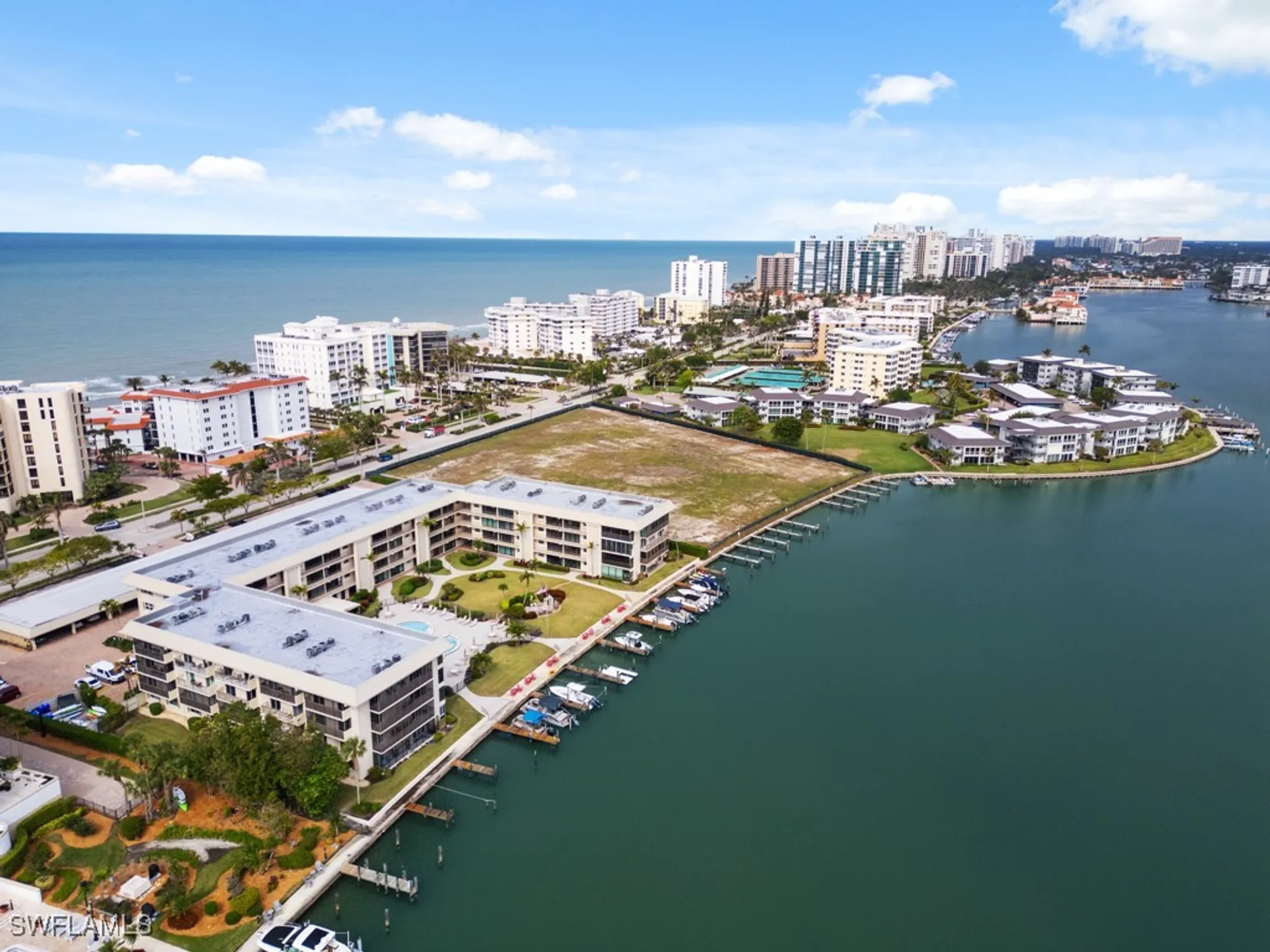 Property Slideshow image 24 of 29 | 3200 gulf shore blvd n apt 407, Naples, FL, 34103