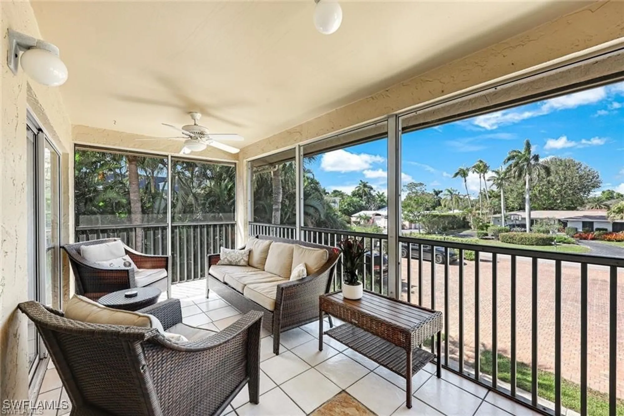 Property Slideshow image 21 of 31 | 2000 alamanda dr 206, Naples, FL, 34102