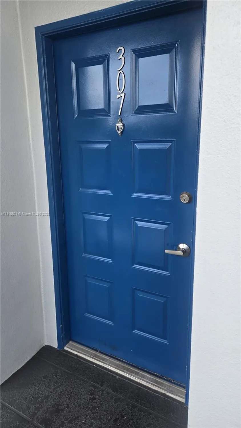 Property Slideshow image 14 of 22 | 12500 sw 5th ct 307m, Pembroke Pines, FL, 33027