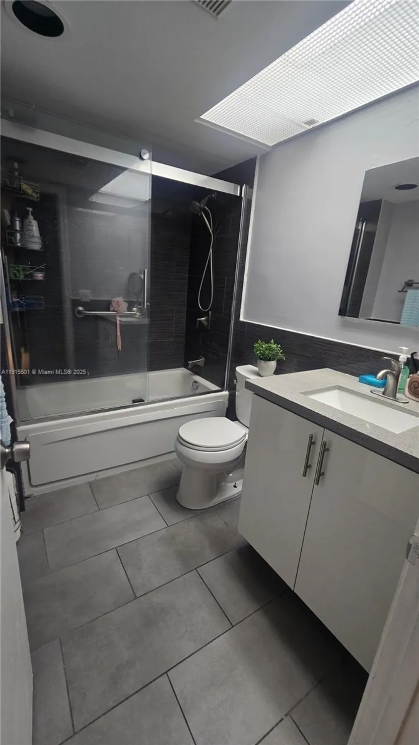 Property Slideshow image 15 of 22 | 12500 sw 5th ct 307m, Pembroke Pines, FL, 33027