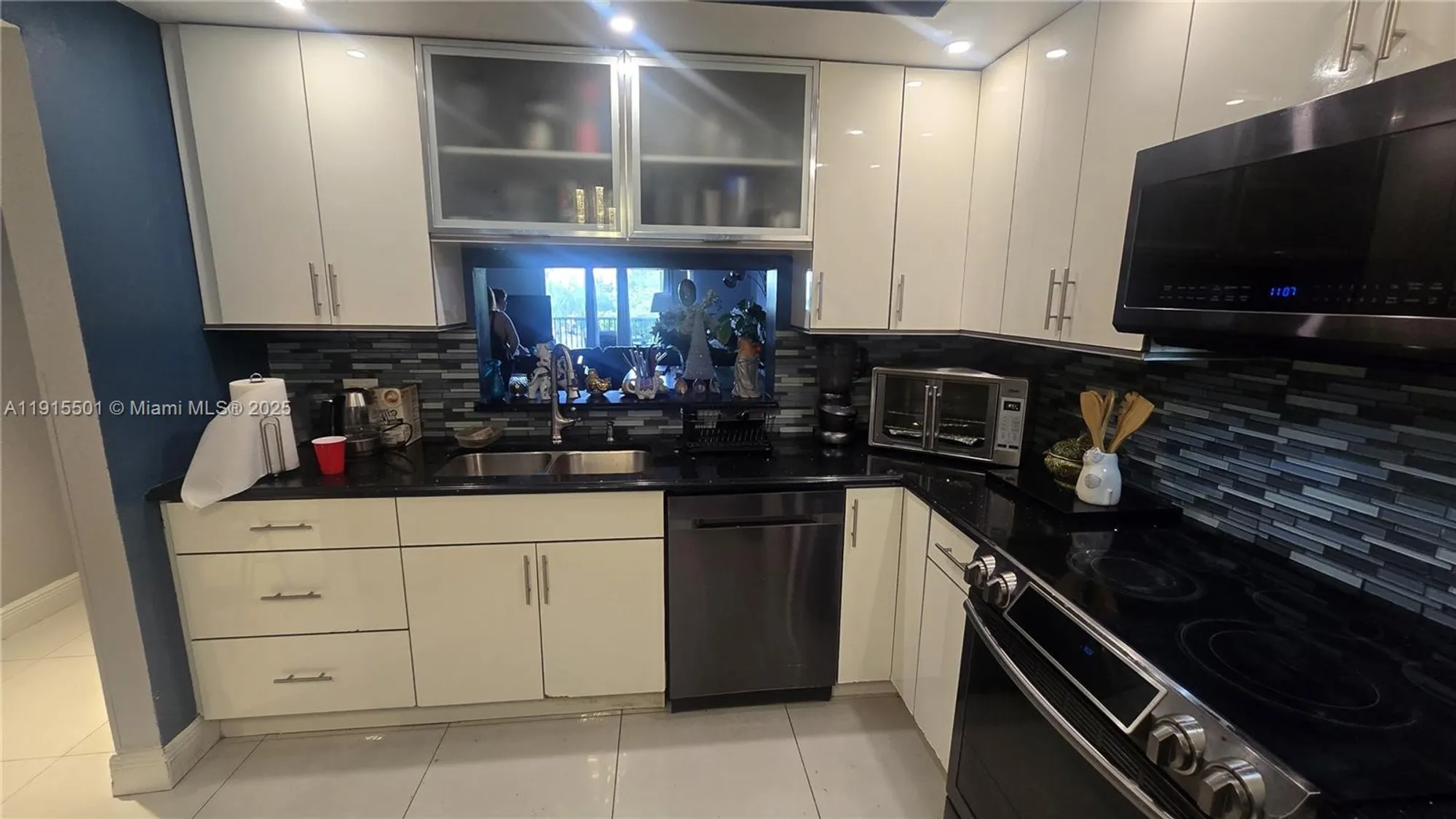 Property Slideshow image 4 of 22 | 12500 sw 5th ct 307m, Pembroke Pines, FL, 33027