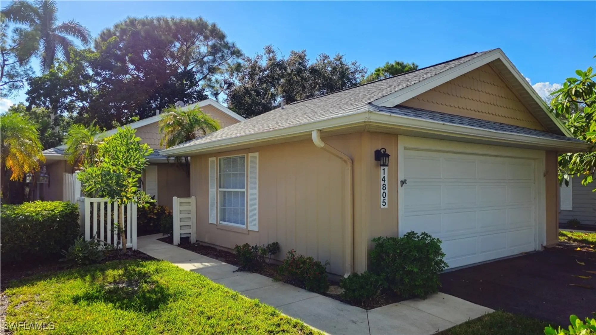 Property Slideshow image 2 of 50 | 14805 crooked pond ct, Fort Myers, FL, 33908