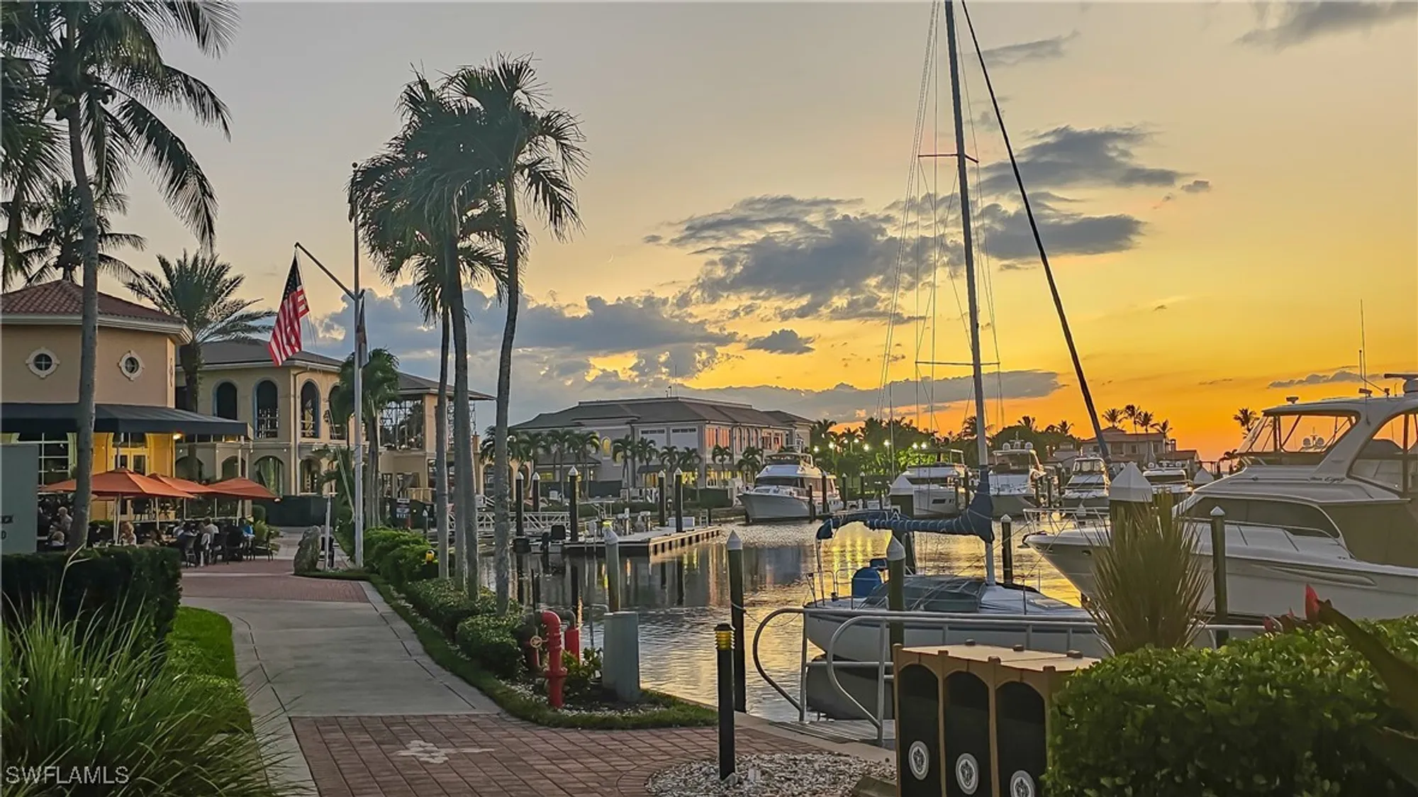 Property Slideshow image 5 of 50 | 14805 crooked pond ct, Fort Myers, FL, 33908