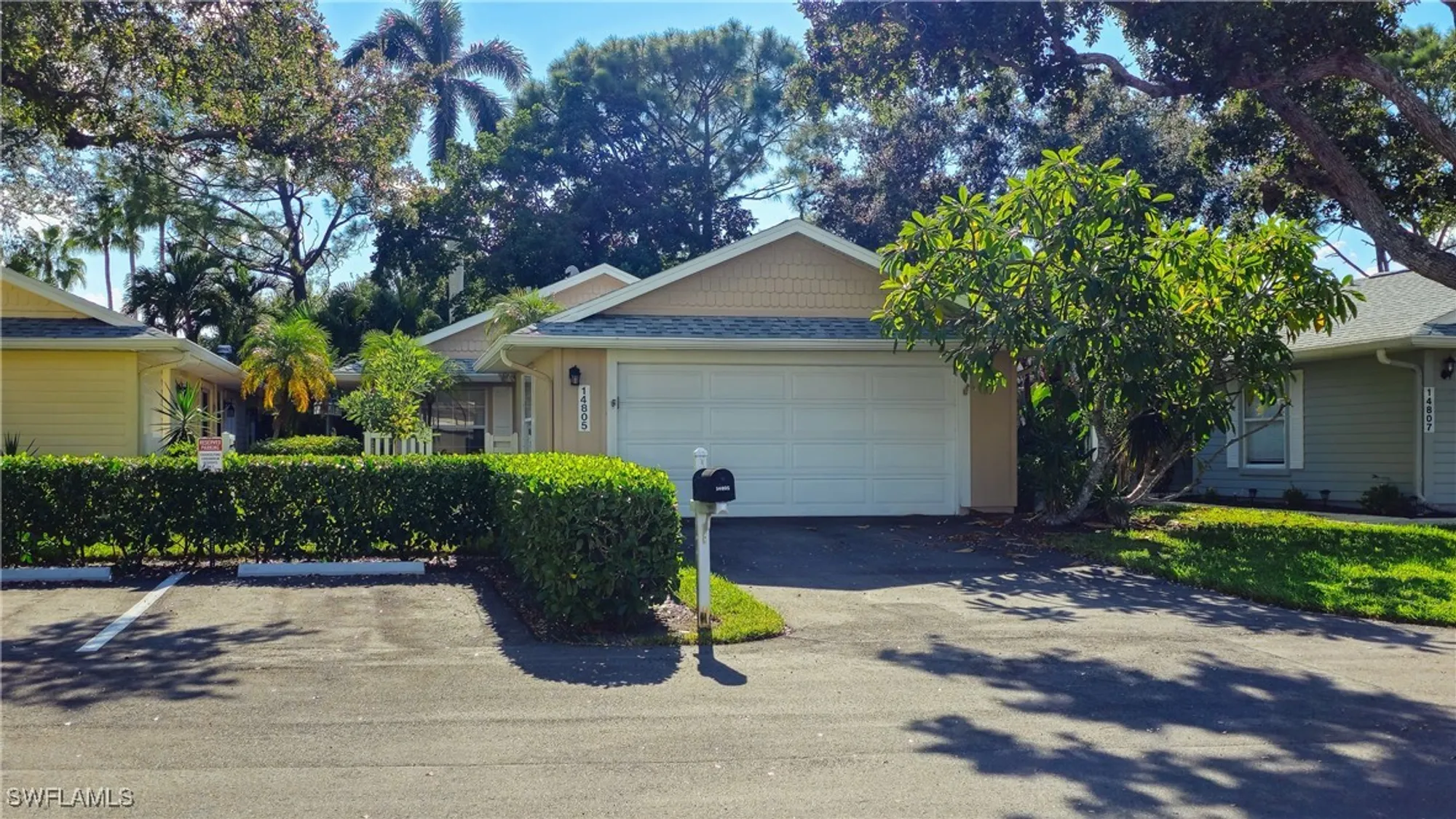 Property Slideshow image 6 of 50 | 14805 crooked pond ct, Fort Myers, FL, 33908