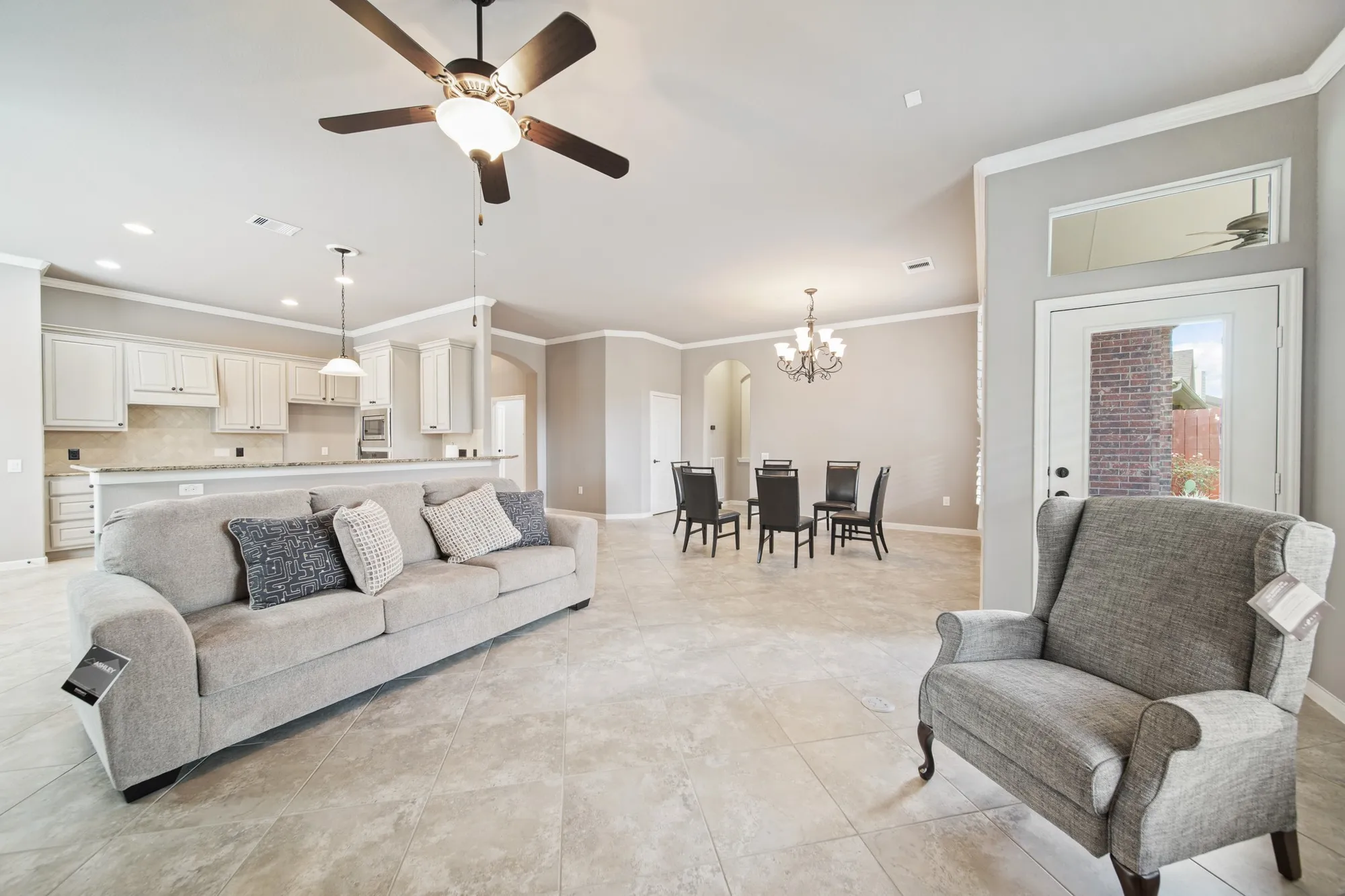 Property Slideshow image 12 of 33 | 2417 e tuschman, Pearland, TX, 77581