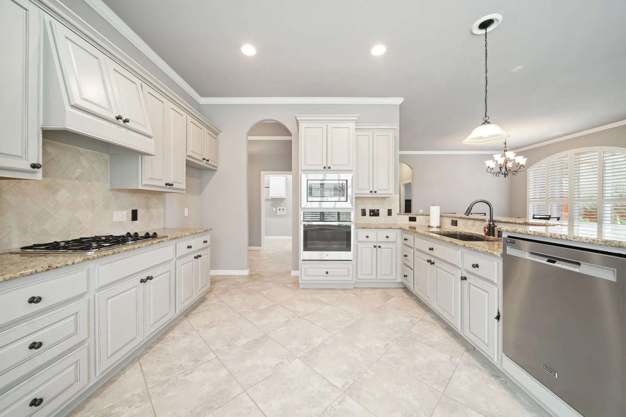 Property Slideshow image 13 of 33 | 2417 e tuschman, Pearland, TX, 77581