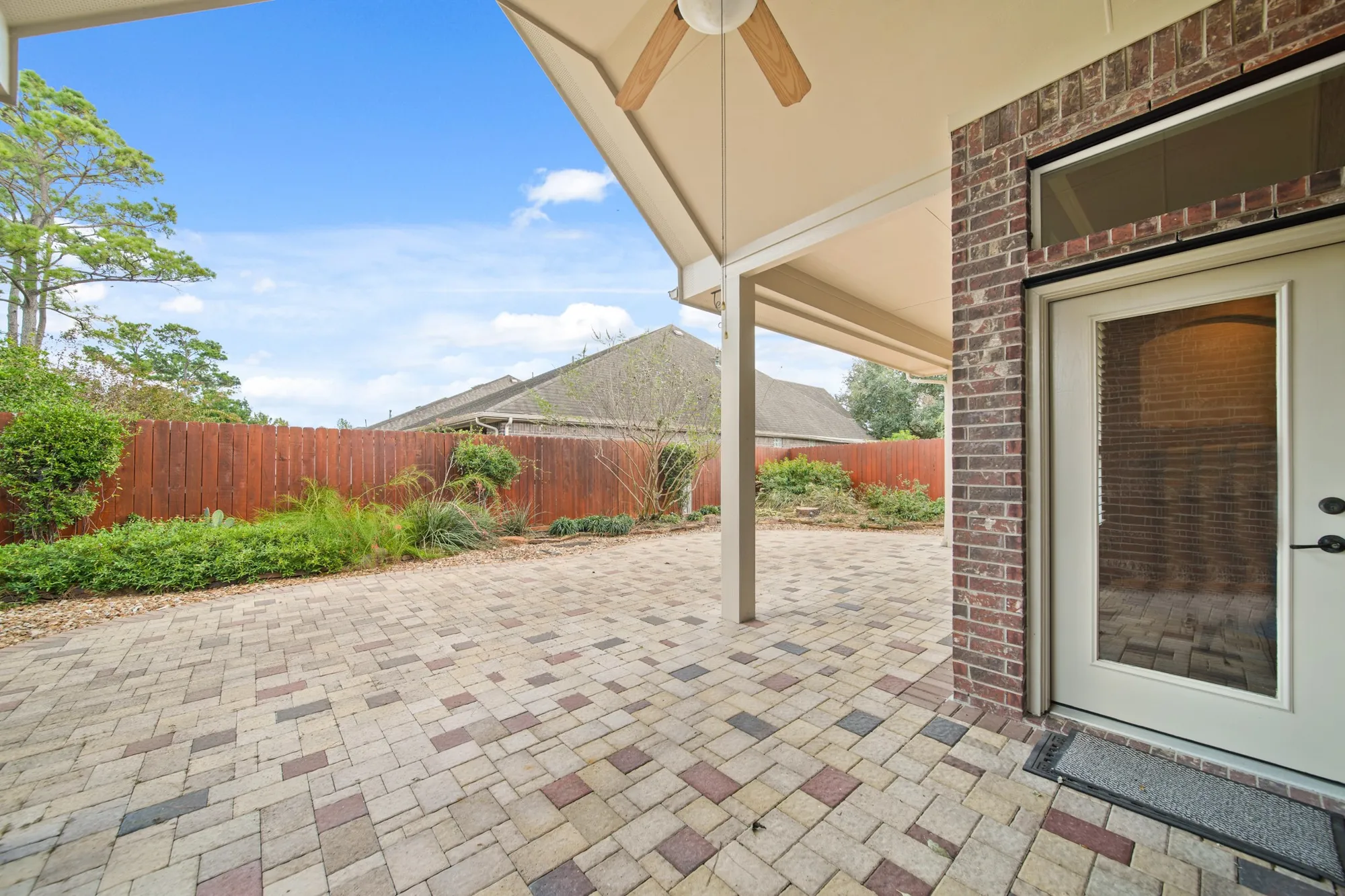Property Slideshow image 27 of 33 | 2417 e tuschman, Pearland, TX, 77581