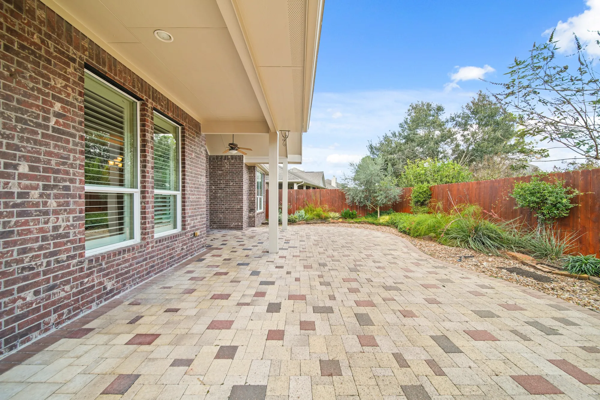 Property Slideshow image 28 of 33 | 2417 e tuschman, Pearland, TX, 77581