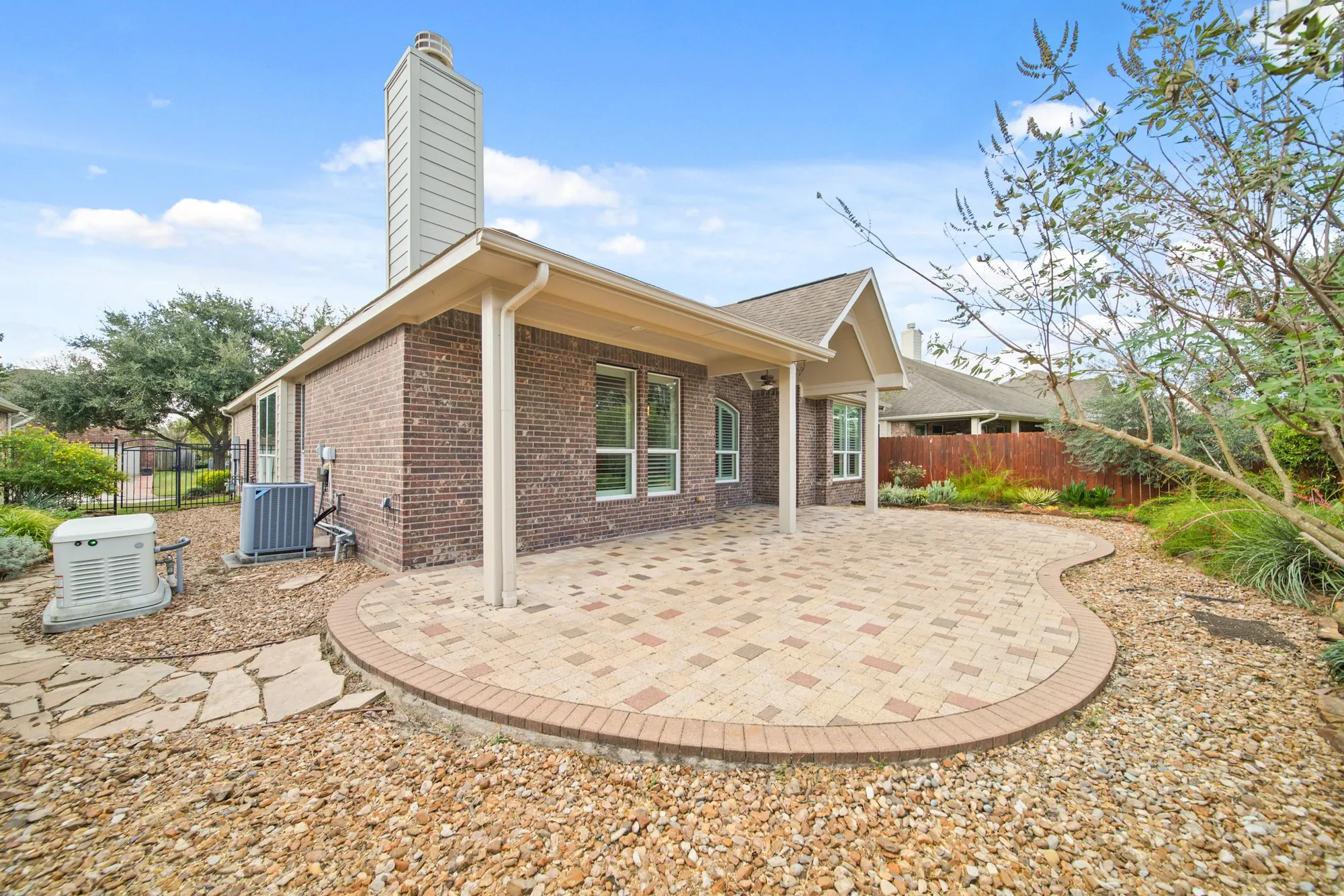 Property Slideshow image 30 of 33 | 2417 e tuschman, Pearland, TX, 77581