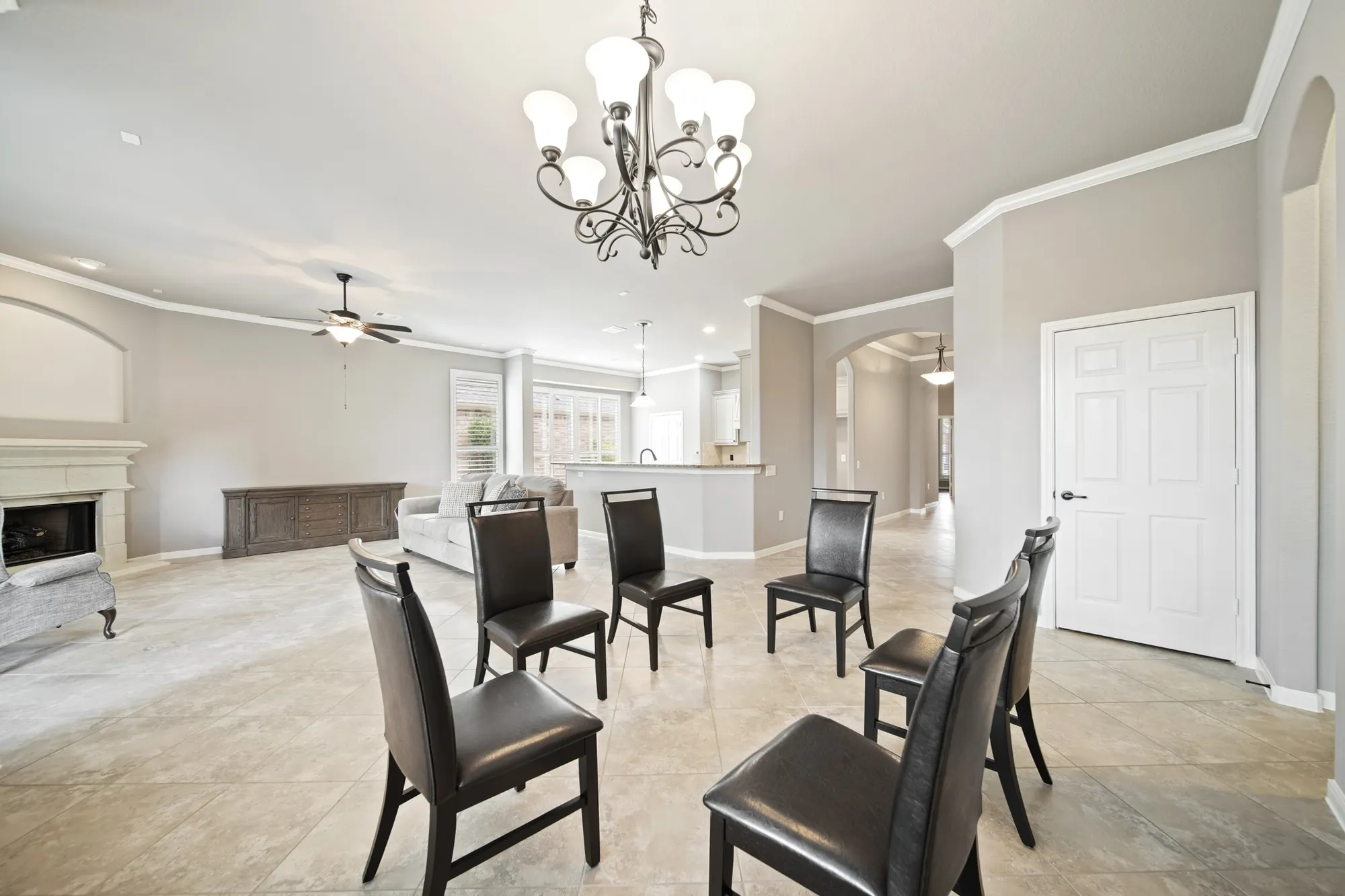 Property Slideshow image 8 of 33 | 2417 e tuschman, Pearland, TX, 77581