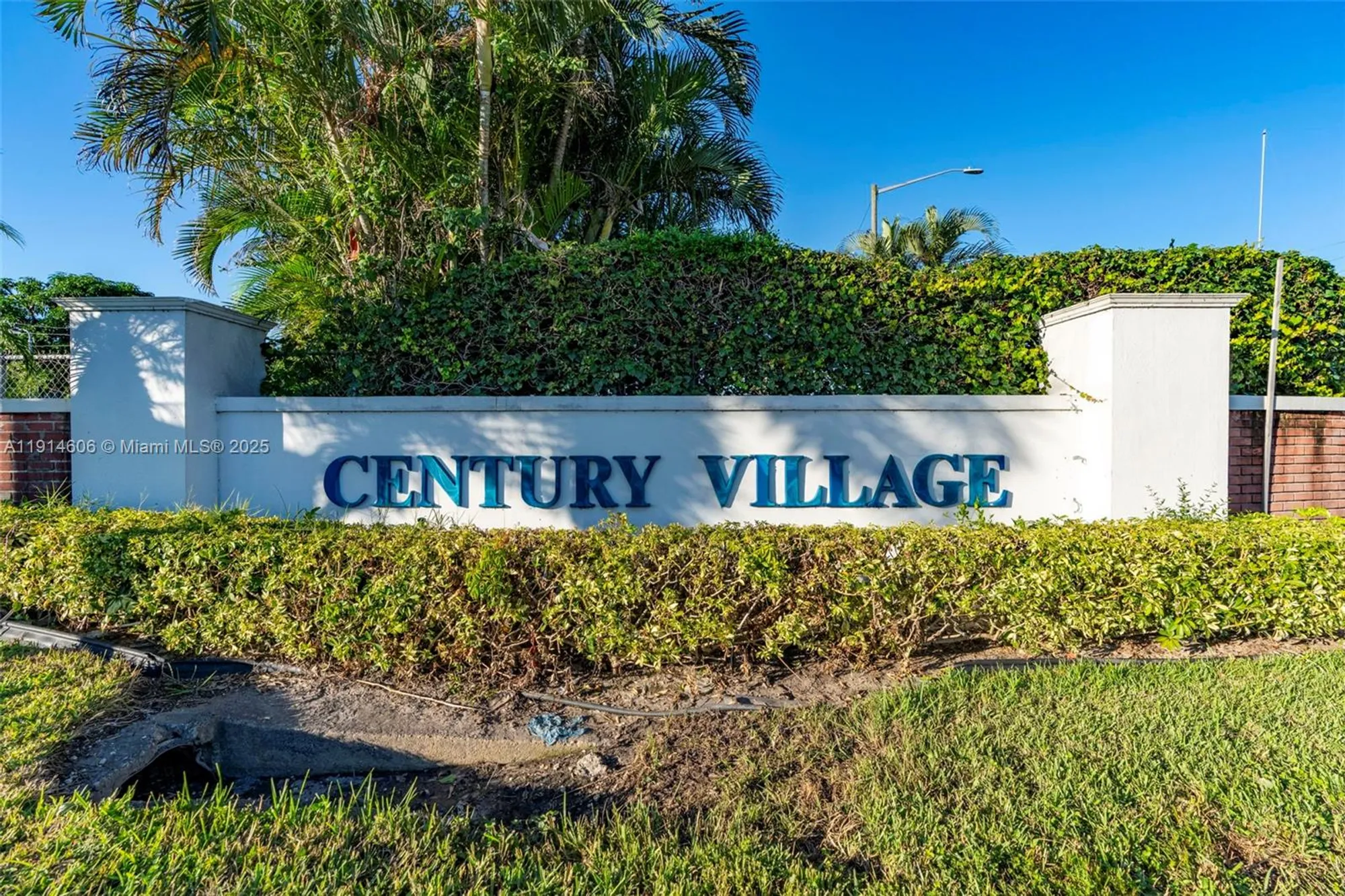 Property Slideshow image 15 of 53 | 18 golfs edge d, West Palm Beach, FL, 33417