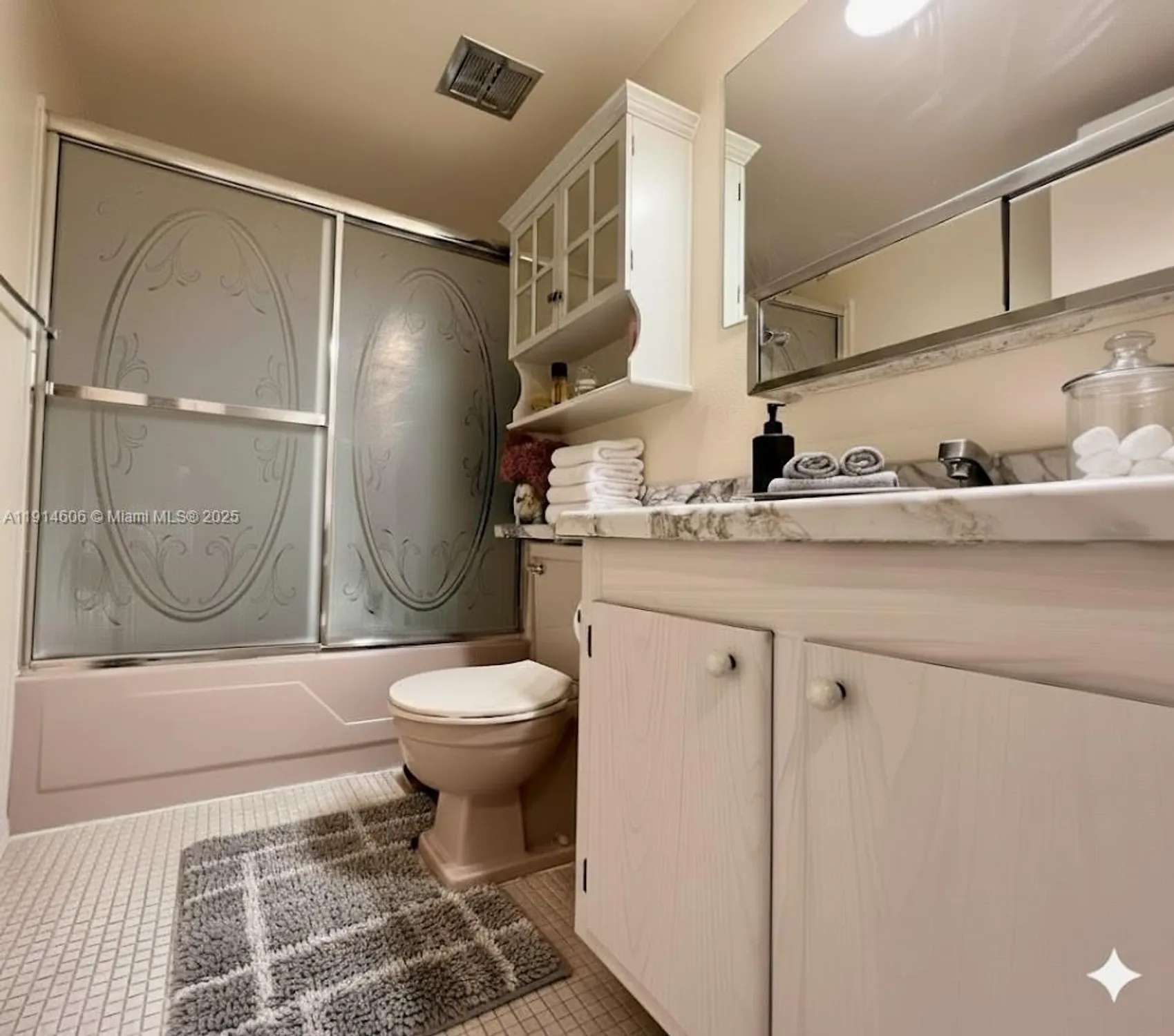 Property Slideshow image 10 of 53 | 18 golfs edge d, West Palm Beach, FL, 33417