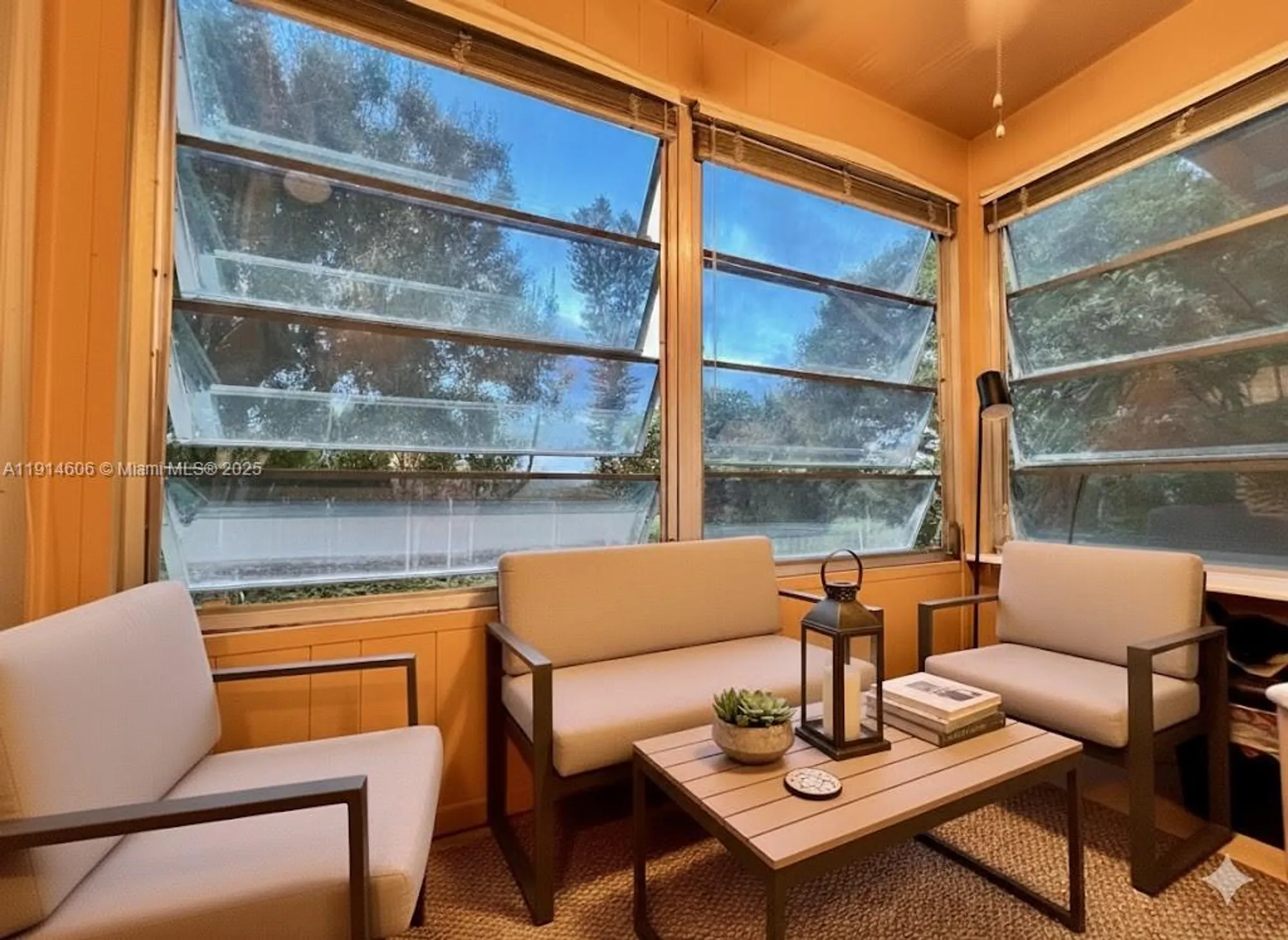 Property Slideshow image 12 of 53 | 18 golfs edge d, West Palm Beach, FL, 33417