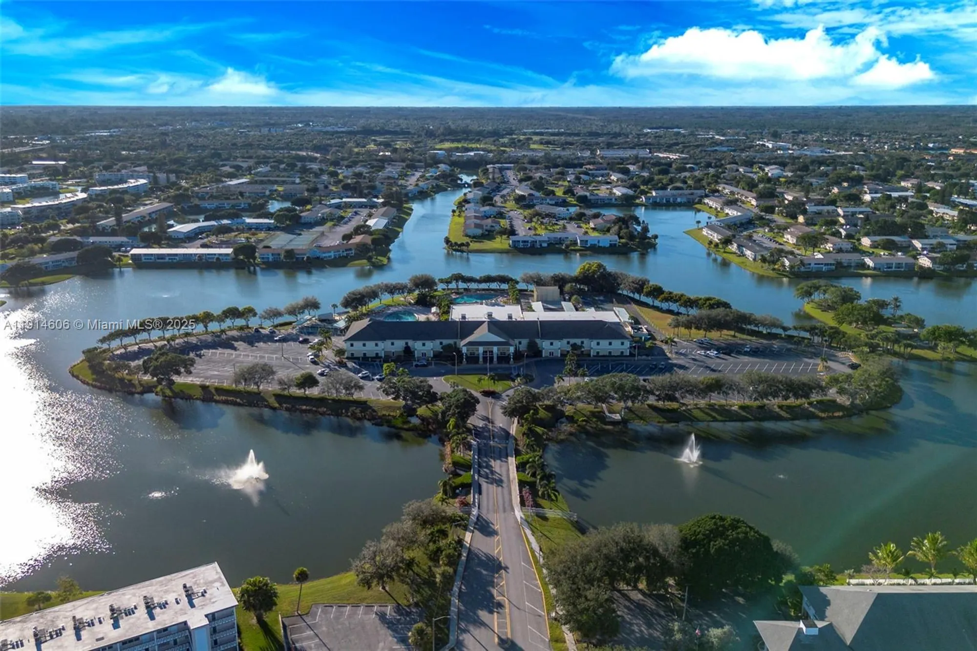 Property Slideshow image 29 of 53 | 18 golfs edge d, West Palm Beach, FL, 33417