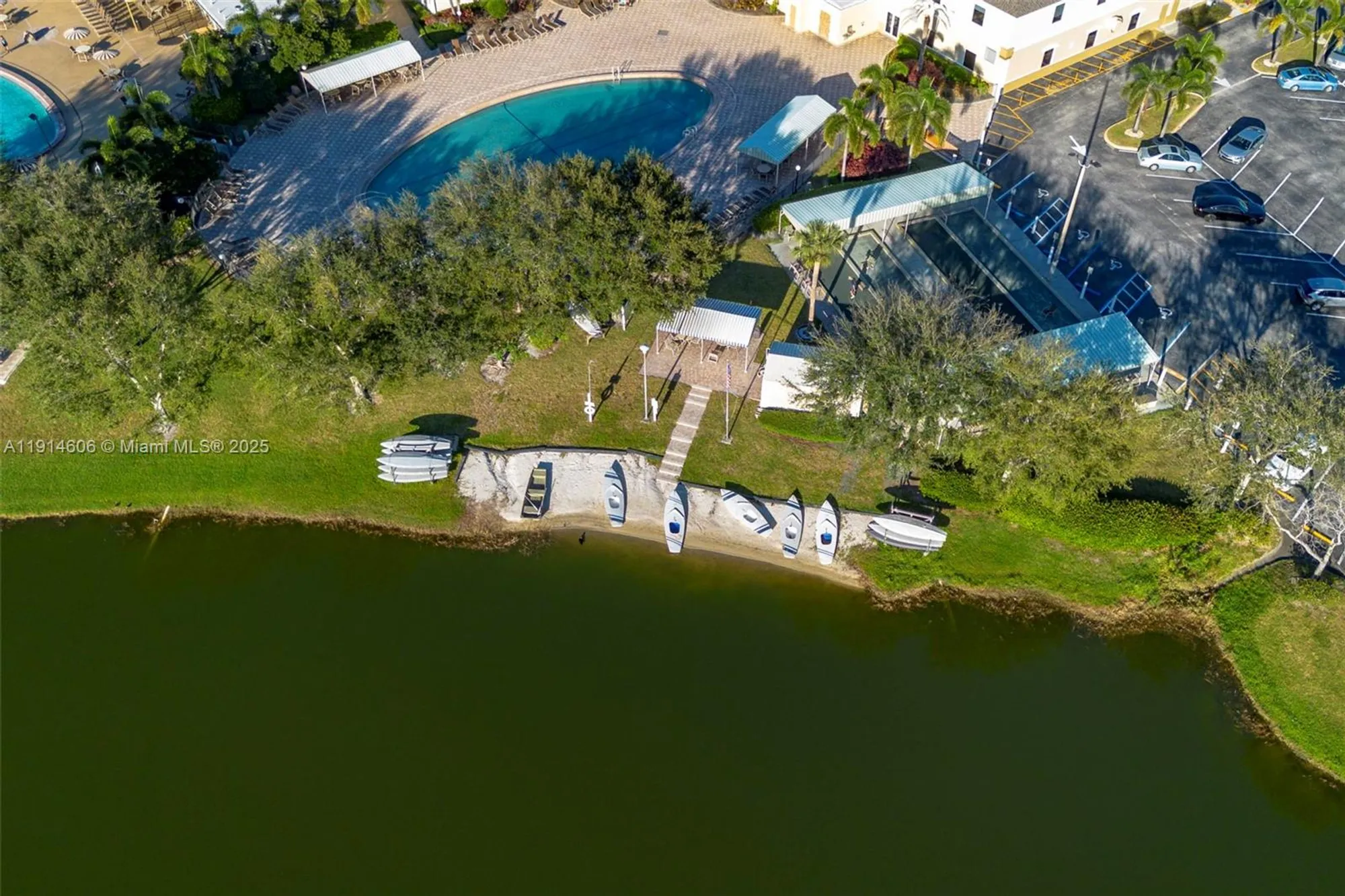 Property Slideshow image 34 of 53 | 18 golfs edge d, West Palm Beach, FL, 33417