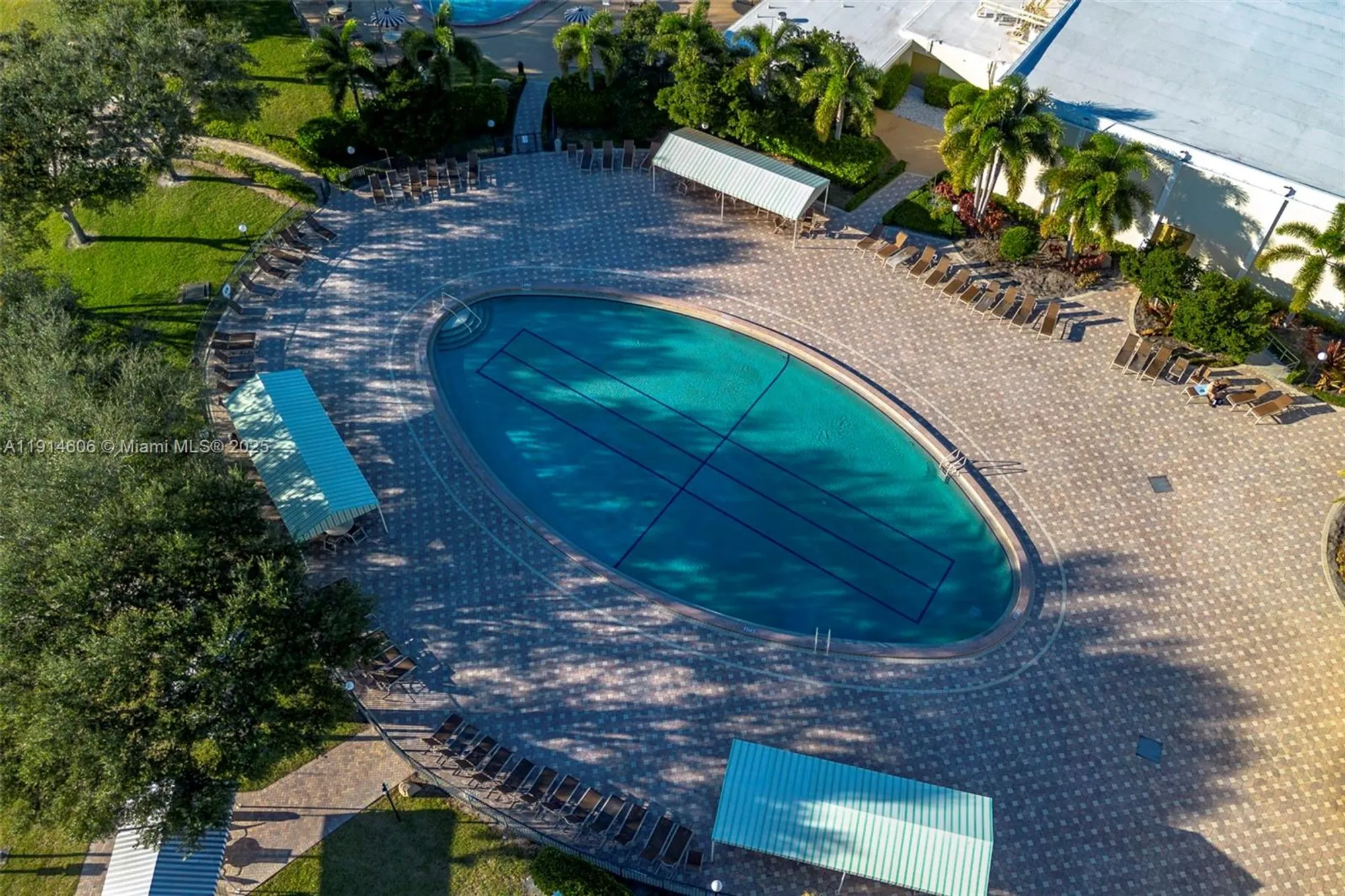 Property Slideshow image 37 of 53 | 18 golfs edge d, West Palm Beach, FL, 33417