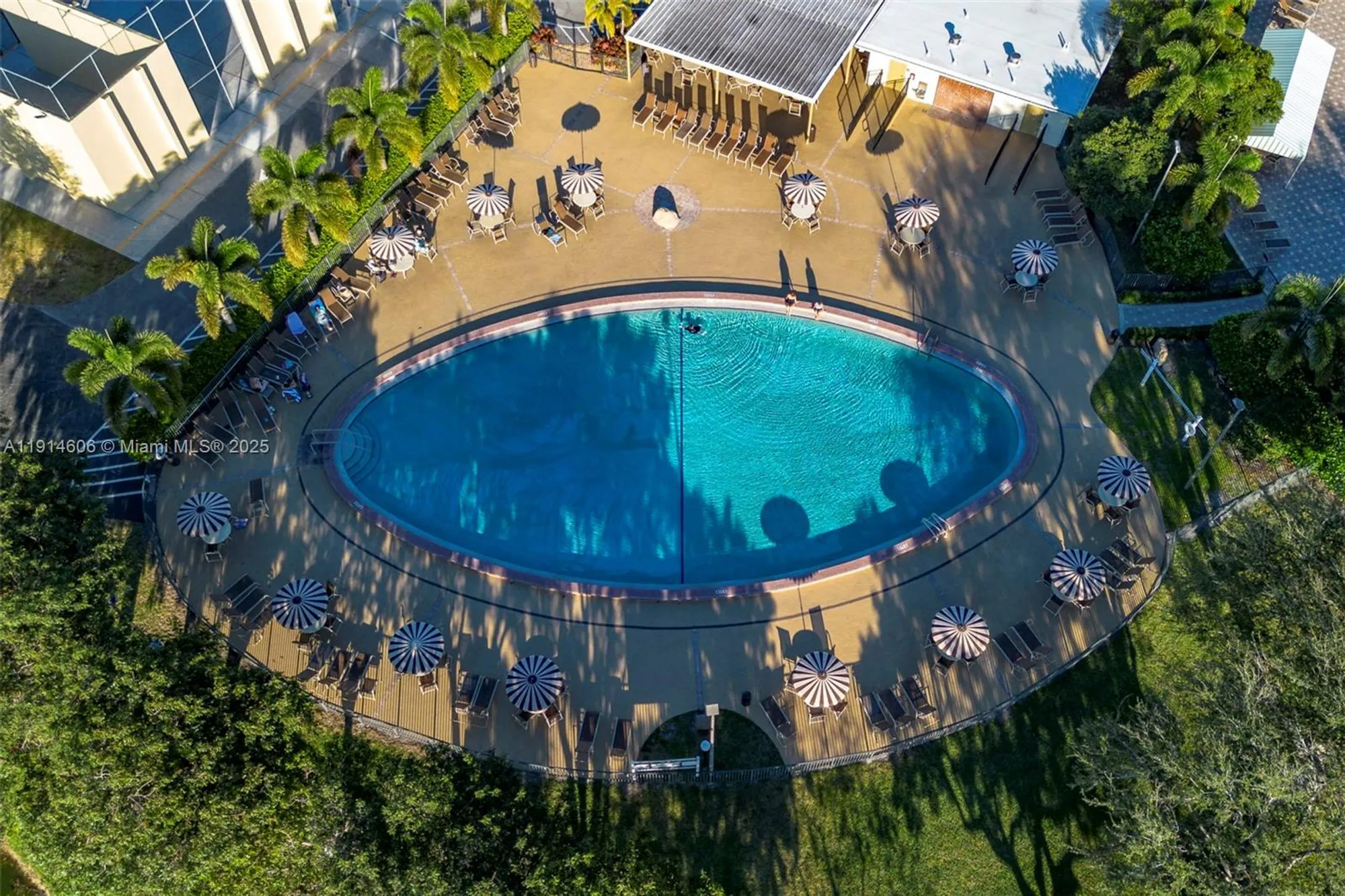 Property Slideshow image 38 of 53 | 18 golfs edge d, West Palm Beach, FL, 33417