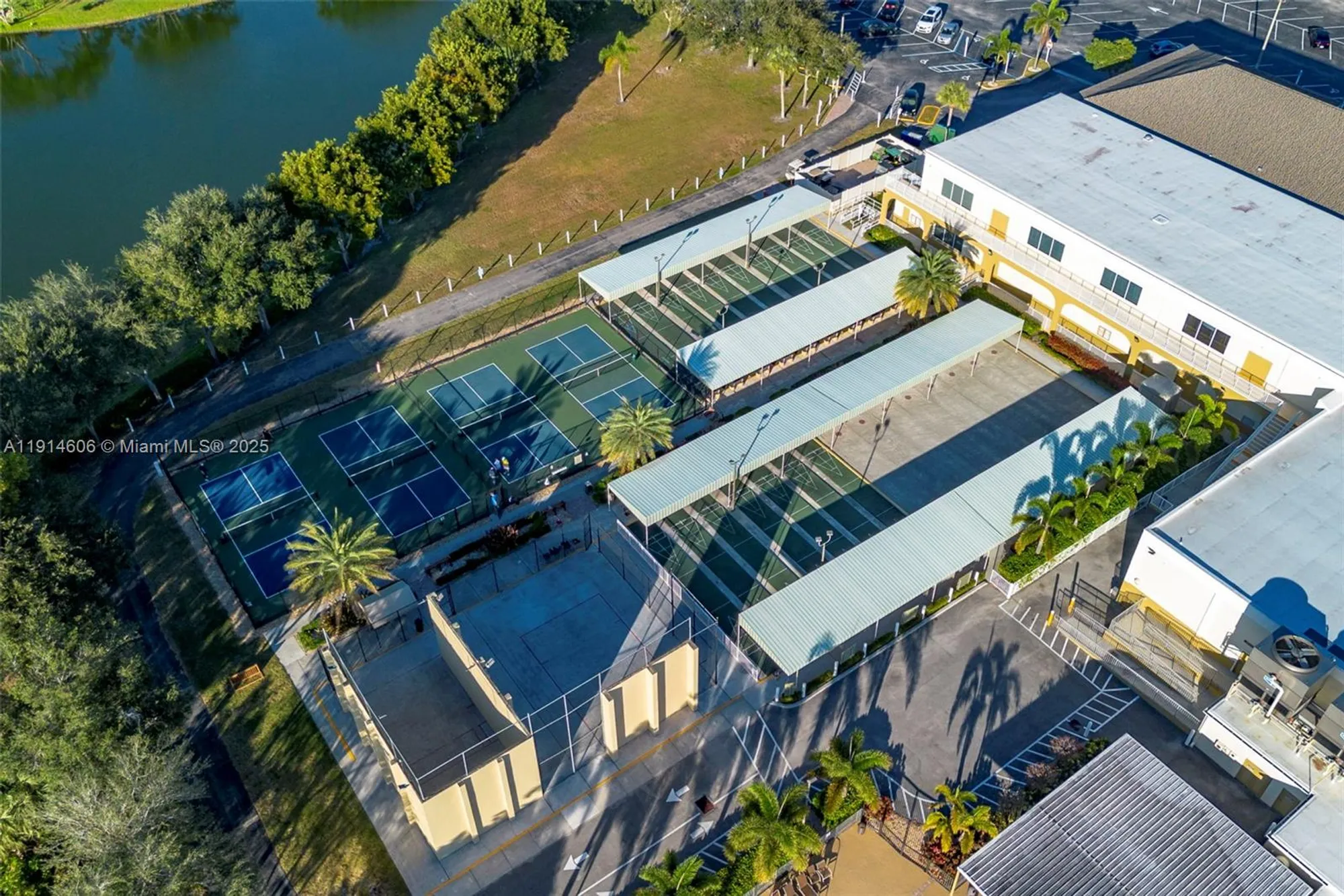 Property Slideshow image 39 of 53 | 18 golfs edge d, West Palm Beach, FL, 33417