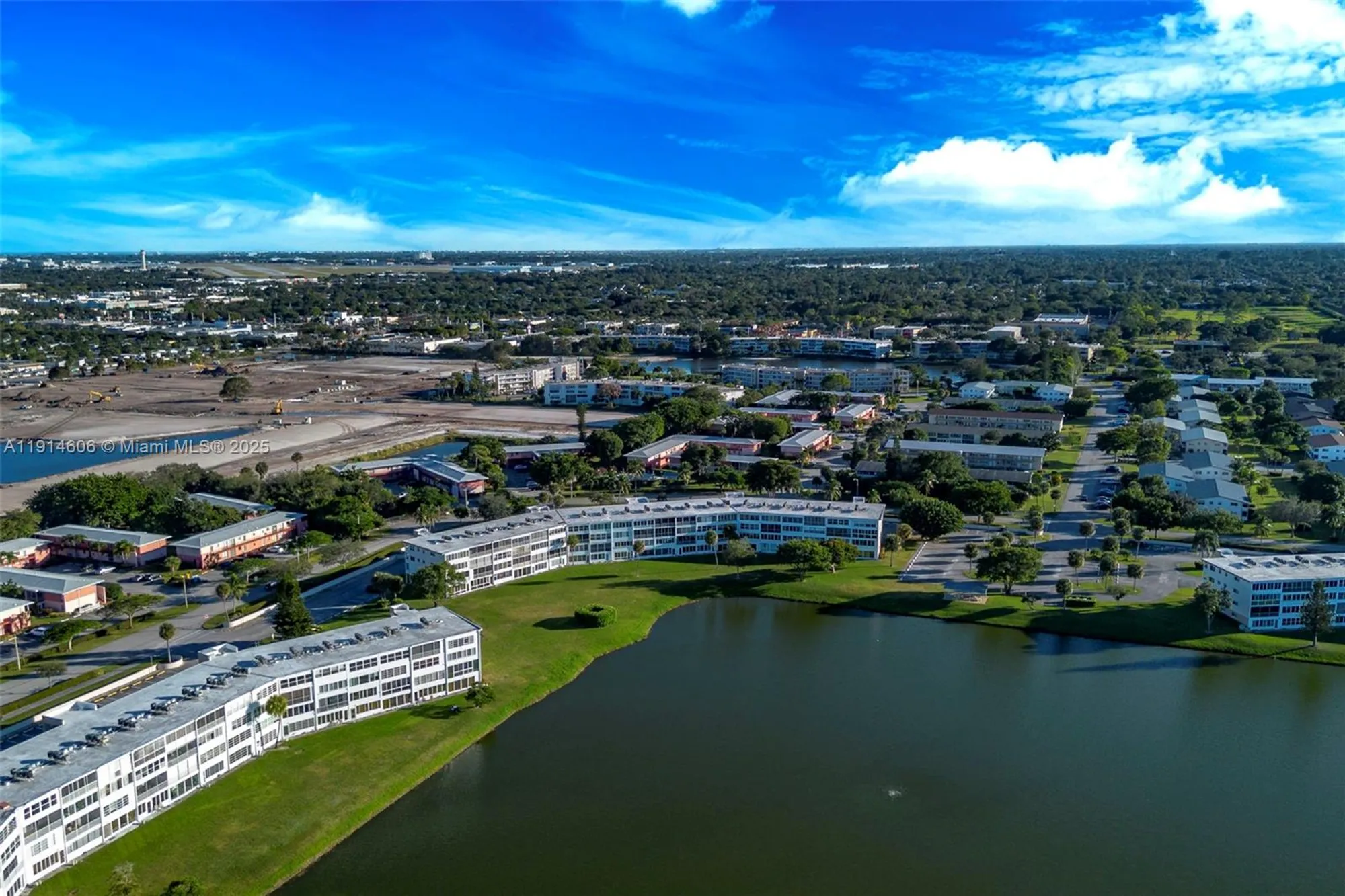 Property Slideshow image 41 of 53 | 18 golfs edge d, West Palm Beach, FL, 33417