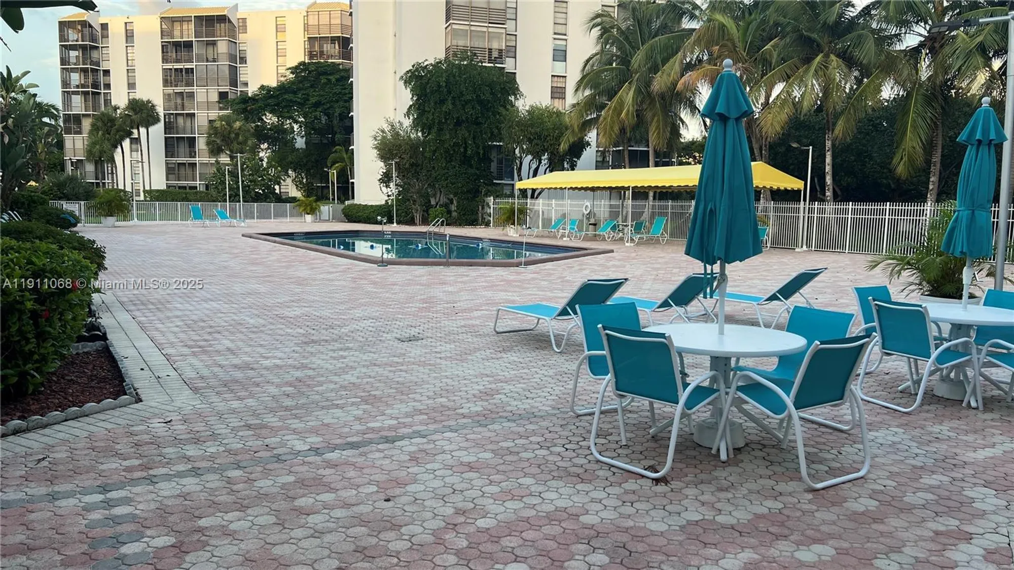 Property Slideshow image 10 of 10 | 20500 w country club dr apt 117, Aventura, FL, 33180