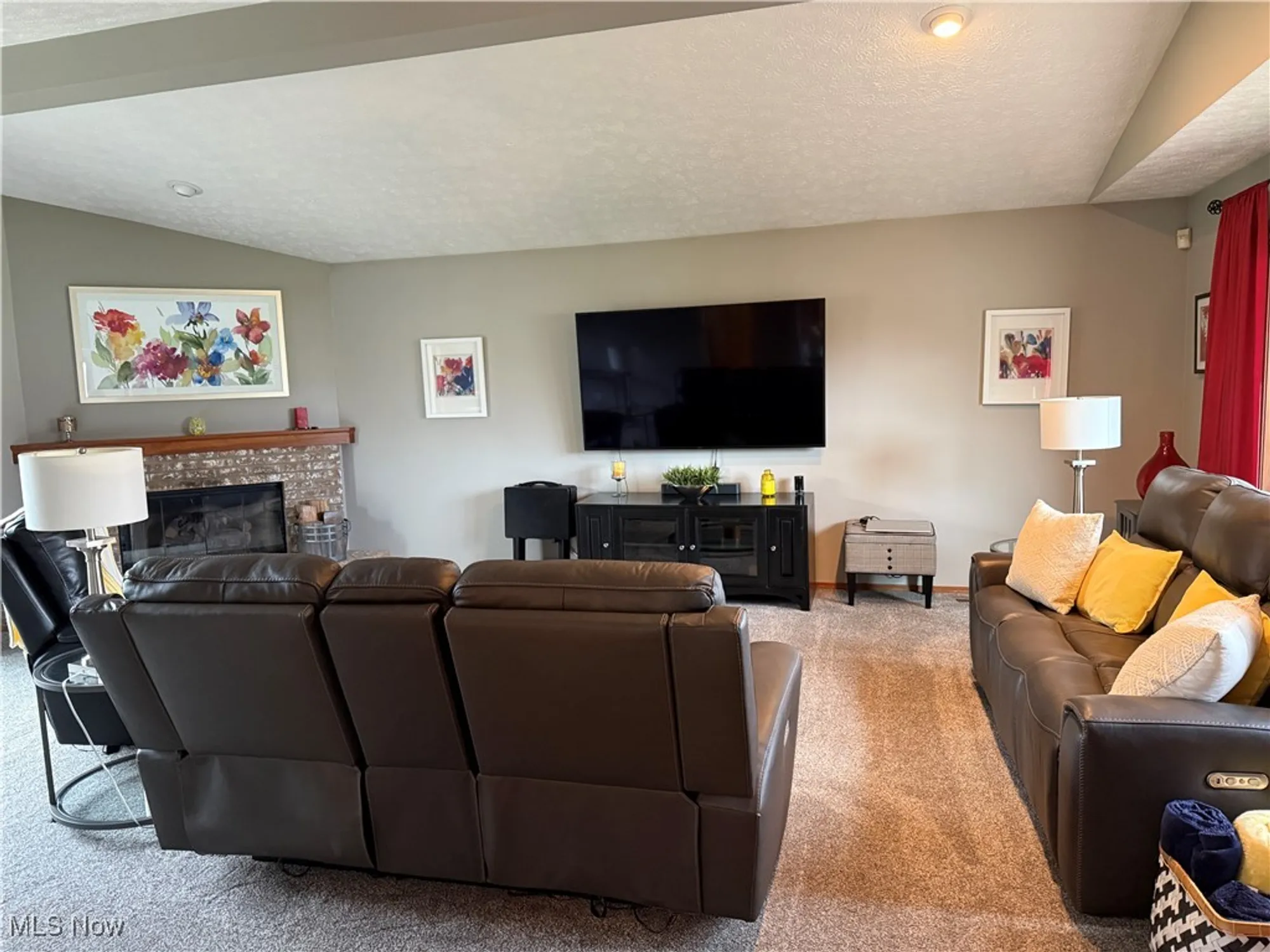 Property Slideshow image 14 of 37 | 32913 woodstone cir, North Ridgeville, OH, 44039