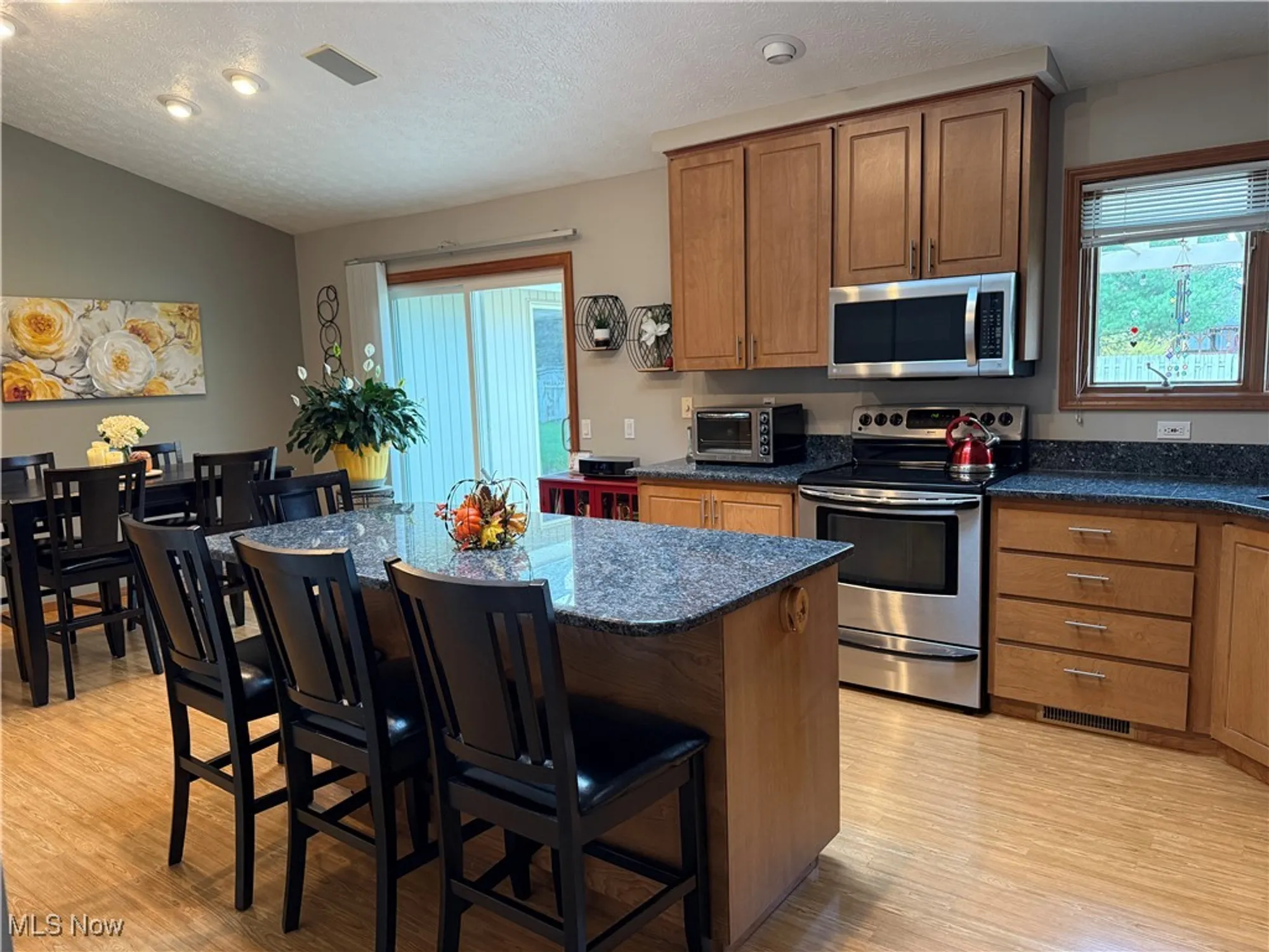 Property Slideshow image 12 of 37 | 32913 woodstone cir, North Ridgeville, OH, 44039