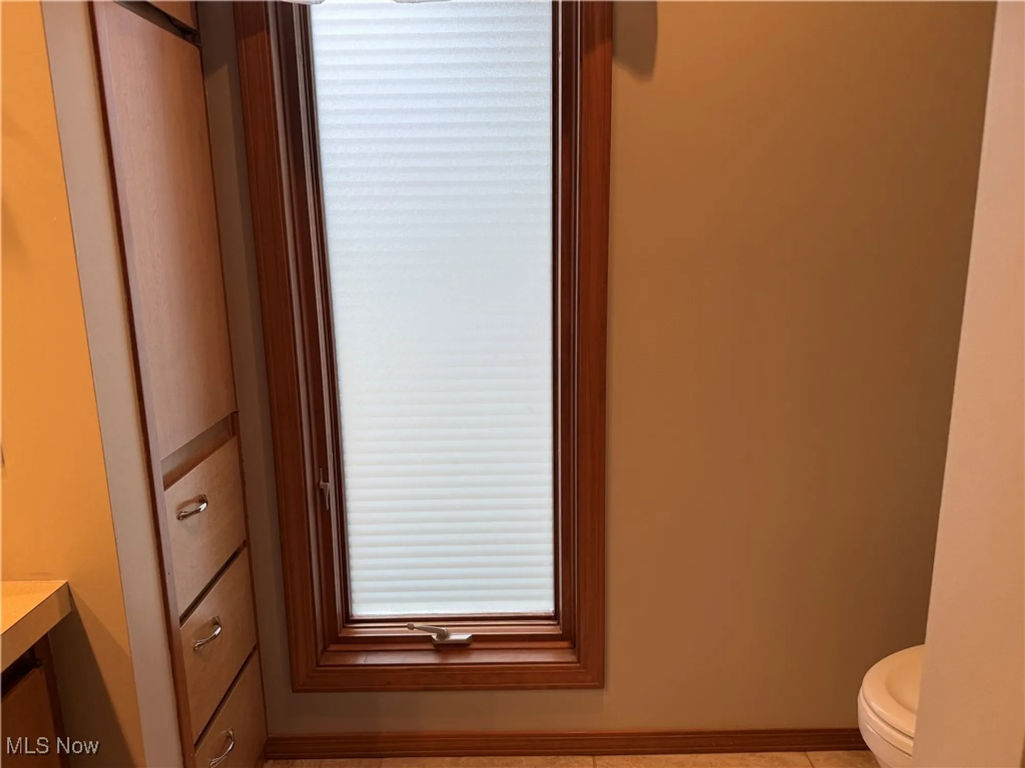 Property Slideshow image 22 of 37 | 32913 woodstone cir, North Ridgeville, OH, 44039