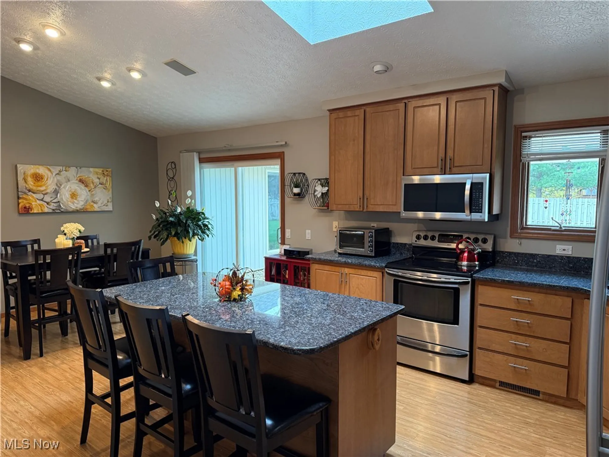 Property Slideshow image 8 of 37 | 32913 woodstone cir, North Ridgeville, OH, 44039