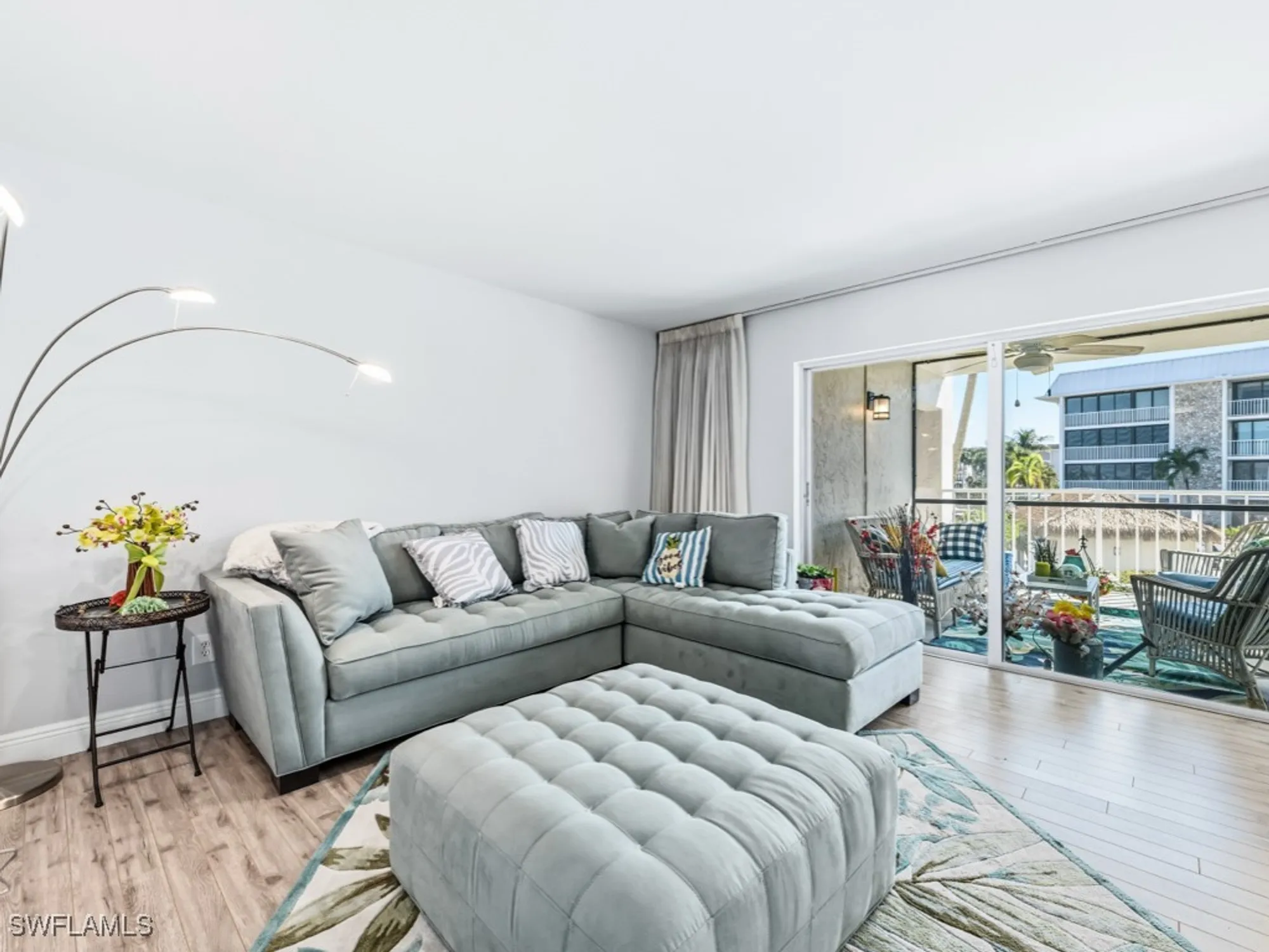 Property Slideshow image 14 of 26 | 3000 gulf shore blvd 202, Naples, FL, 34103