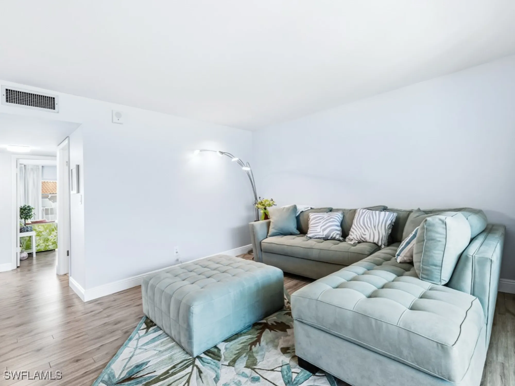 Property Slideshow image 18 of 26 | 3000 gulf shore blvd 202, Naples, FL, 34103