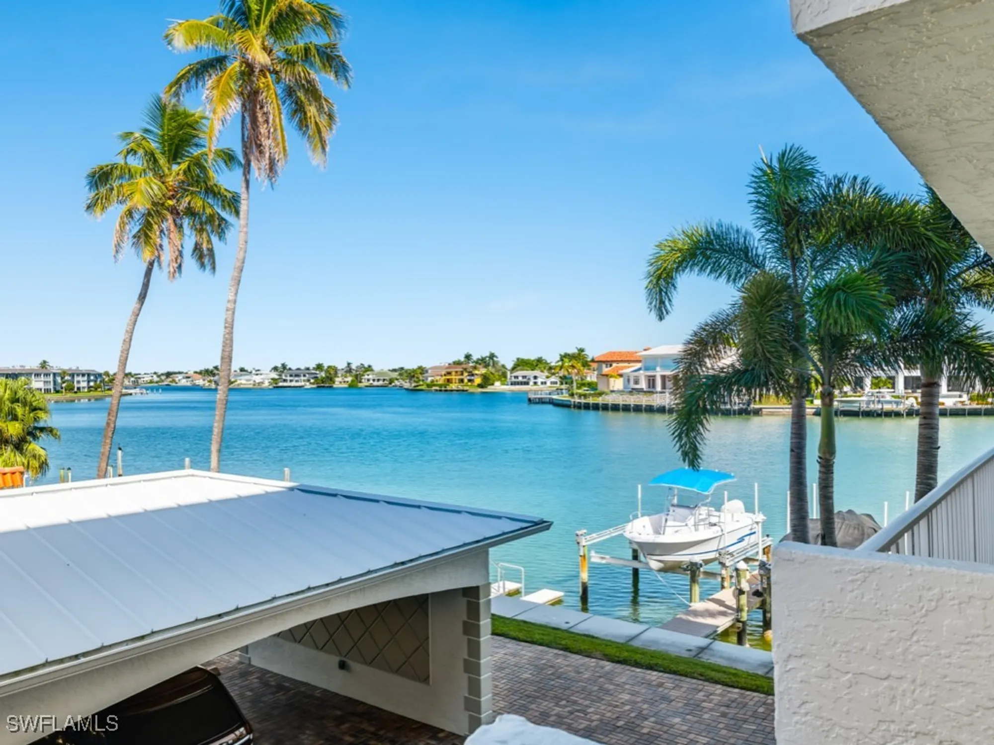 Property Slideshow image 10 of 26 | 3000 gulf shore blvd 202, Naples, FL, 34103