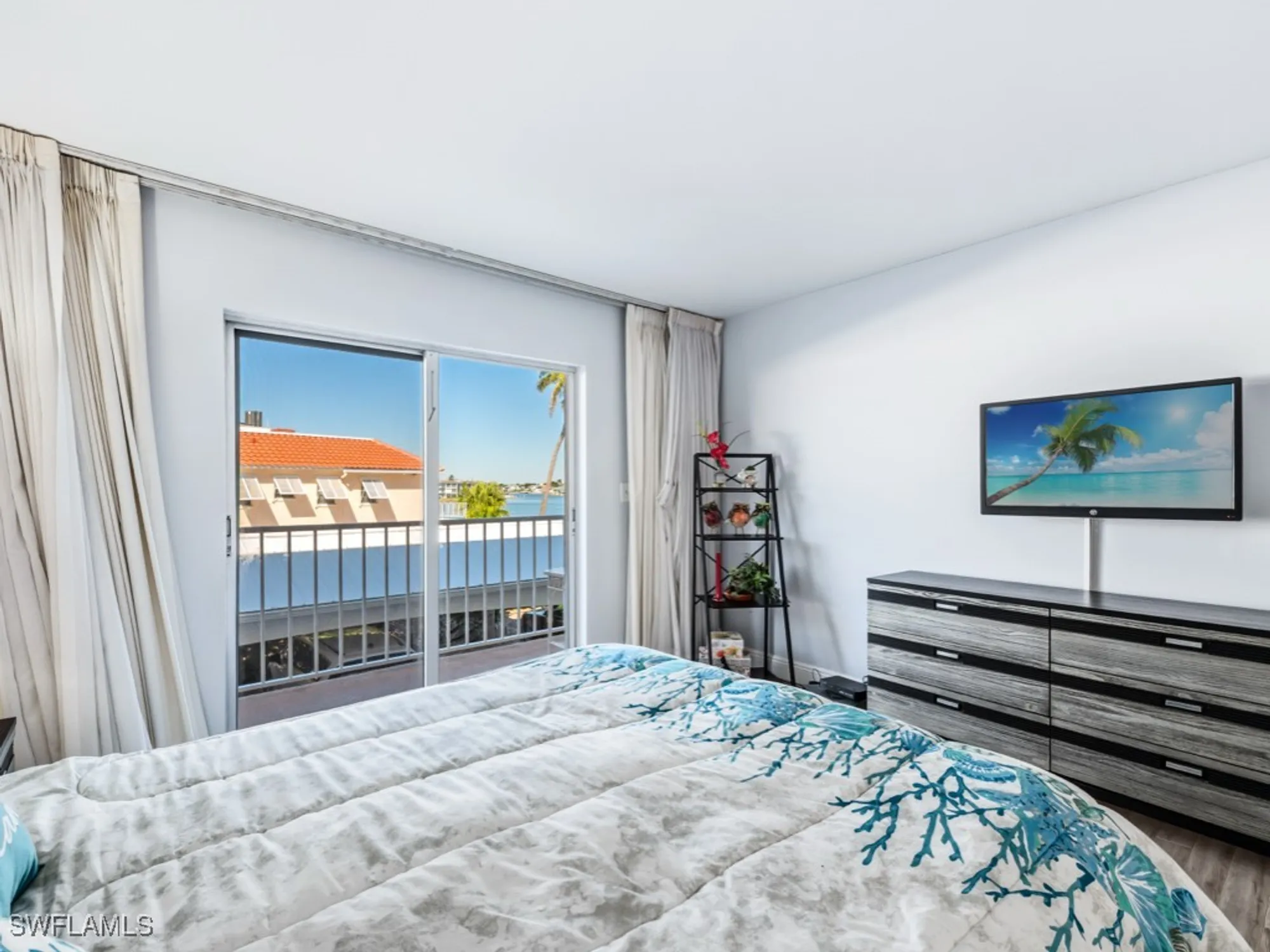 Property Slideshow image 21 of 26 | 3000 gulf shore blvd 202, Naples, FL, 34103