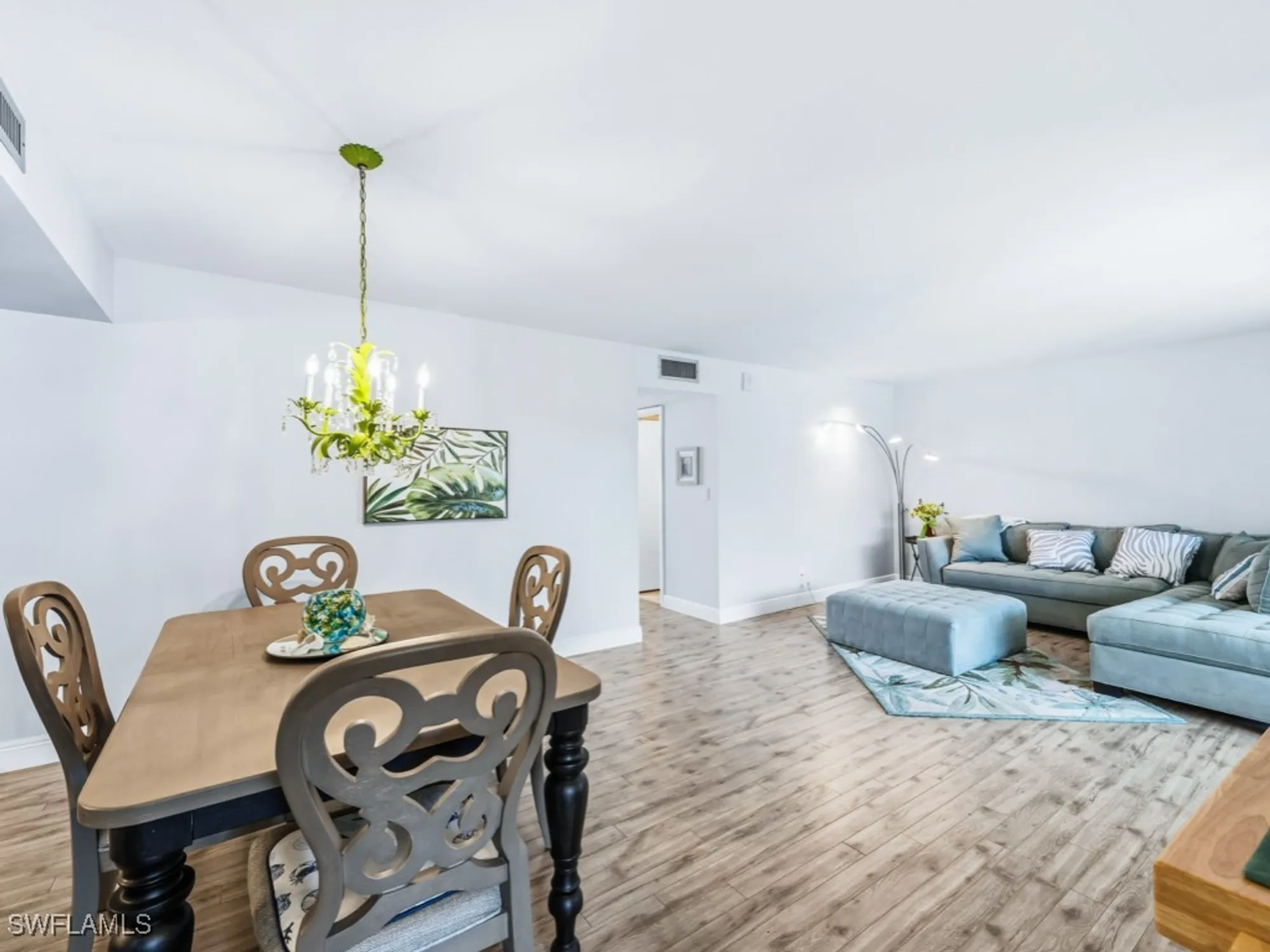 Property Slideshow image 23 of 26 | 3000 gulf shore blvd 202, Naples, FL, 34103