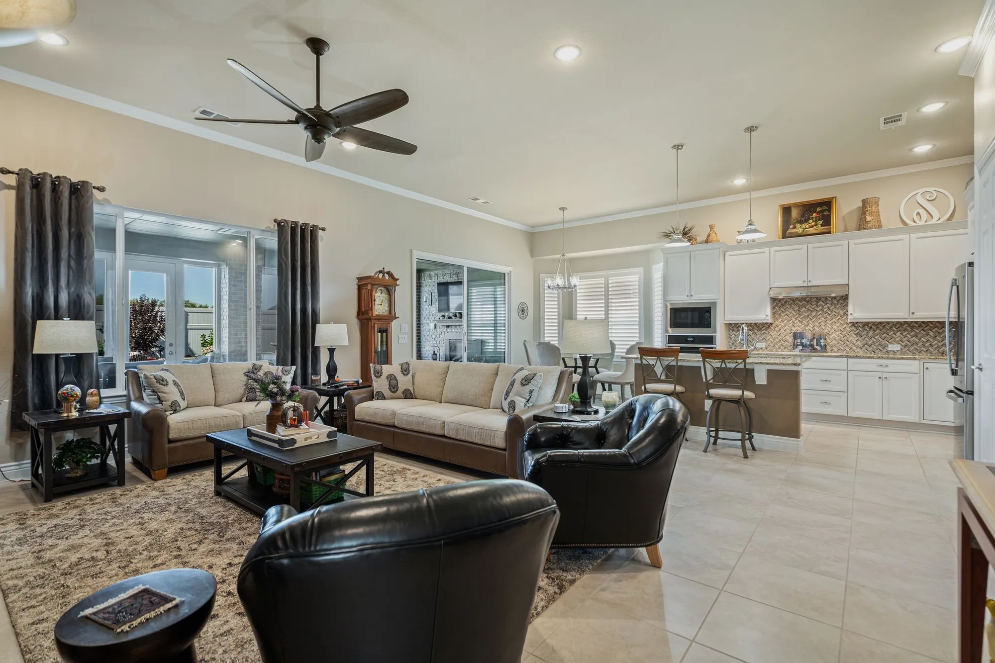 Property Slideshow image 10 of 32 | 9720 silver rock way, Denton, TX, 76207