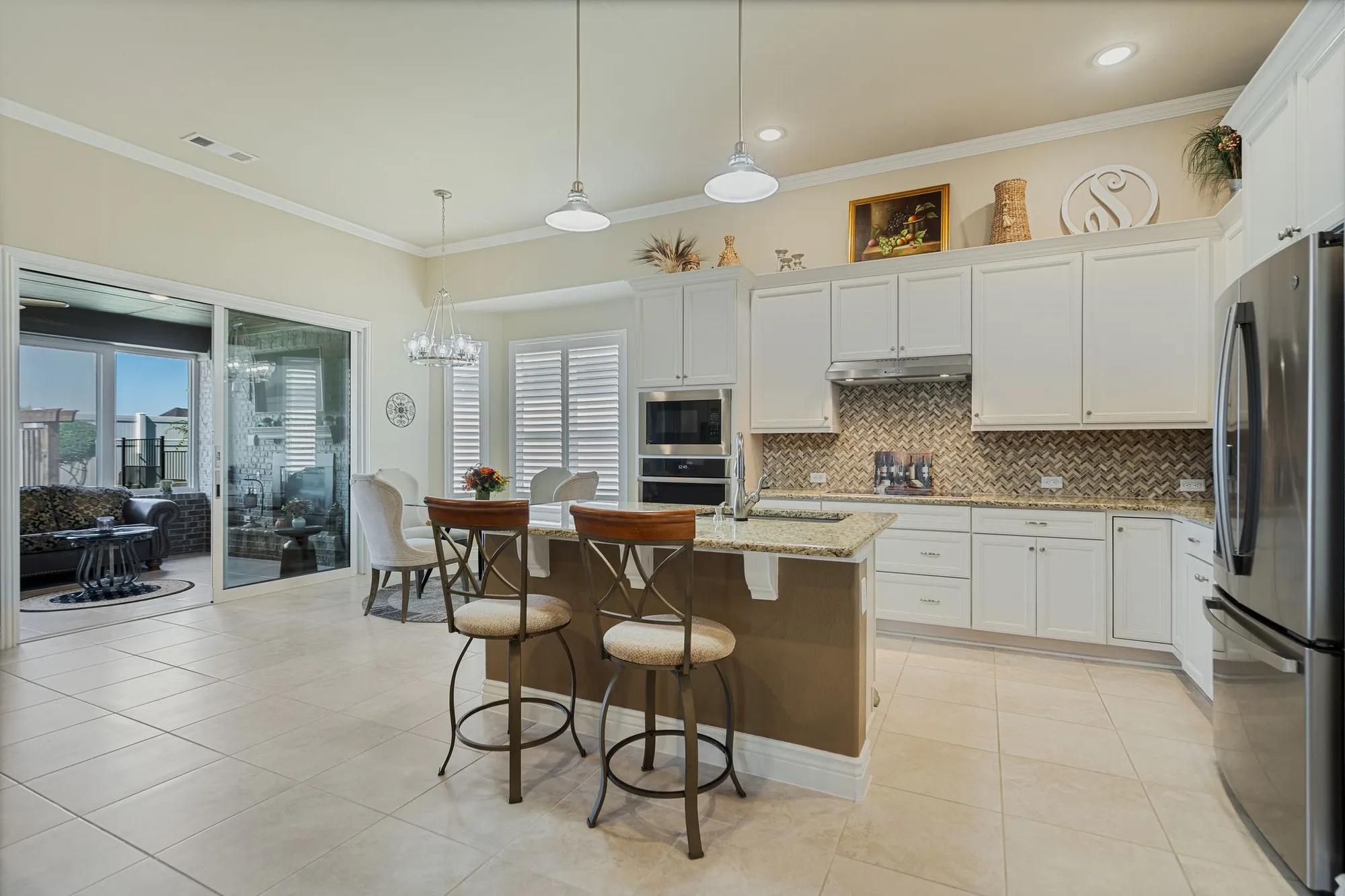 Property Slideshow image 11 of 32 | 9720 silver rock way, Denton, TX, 76207