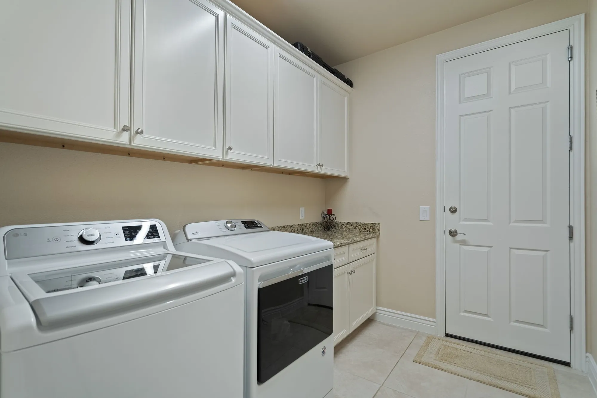 Property Slideshow image 26 of 32 | 9720 silver rock way, Denton, TX, 76207