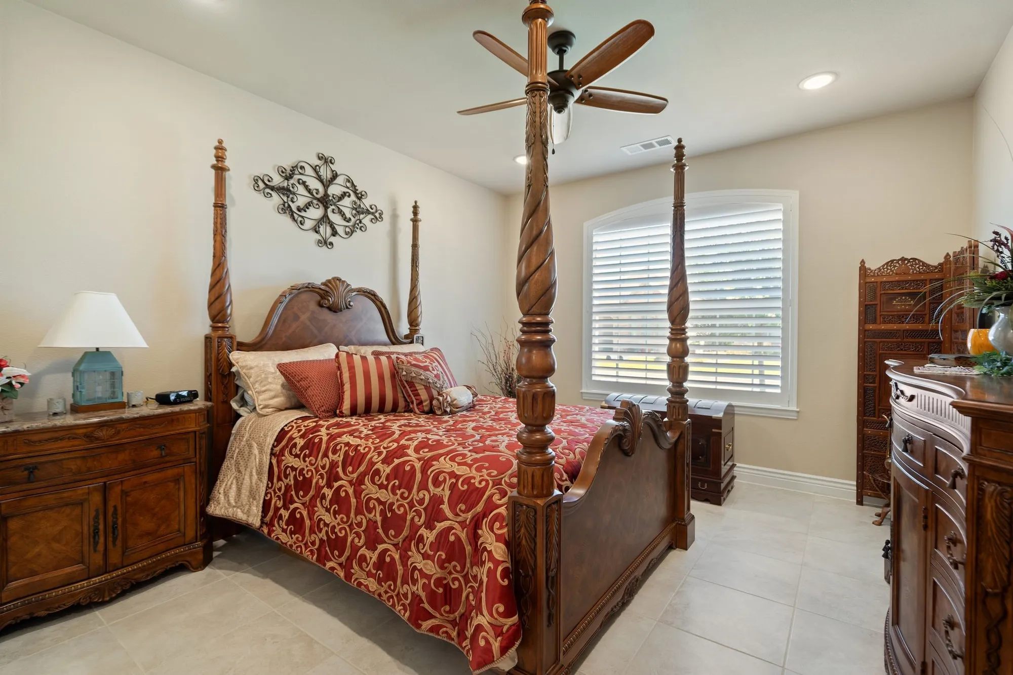 Property Slideshow image 22 of 32 | 9720 silver rock way, Denton, TX, 76207