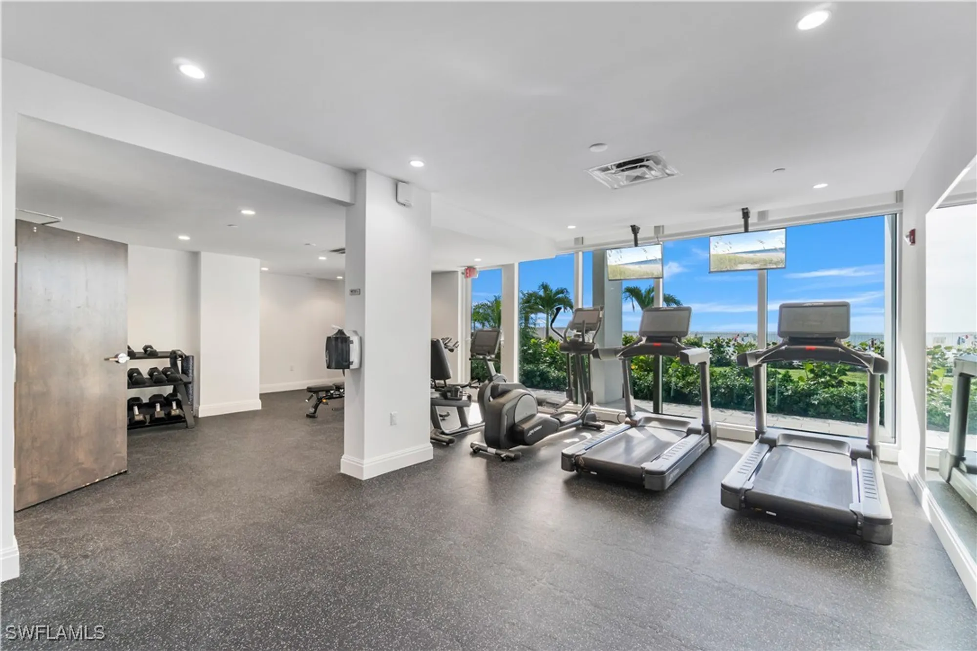 Property Slideshow image 18 of 24 | 3443 gulf shore blvd 812, Naples, FL, 34103