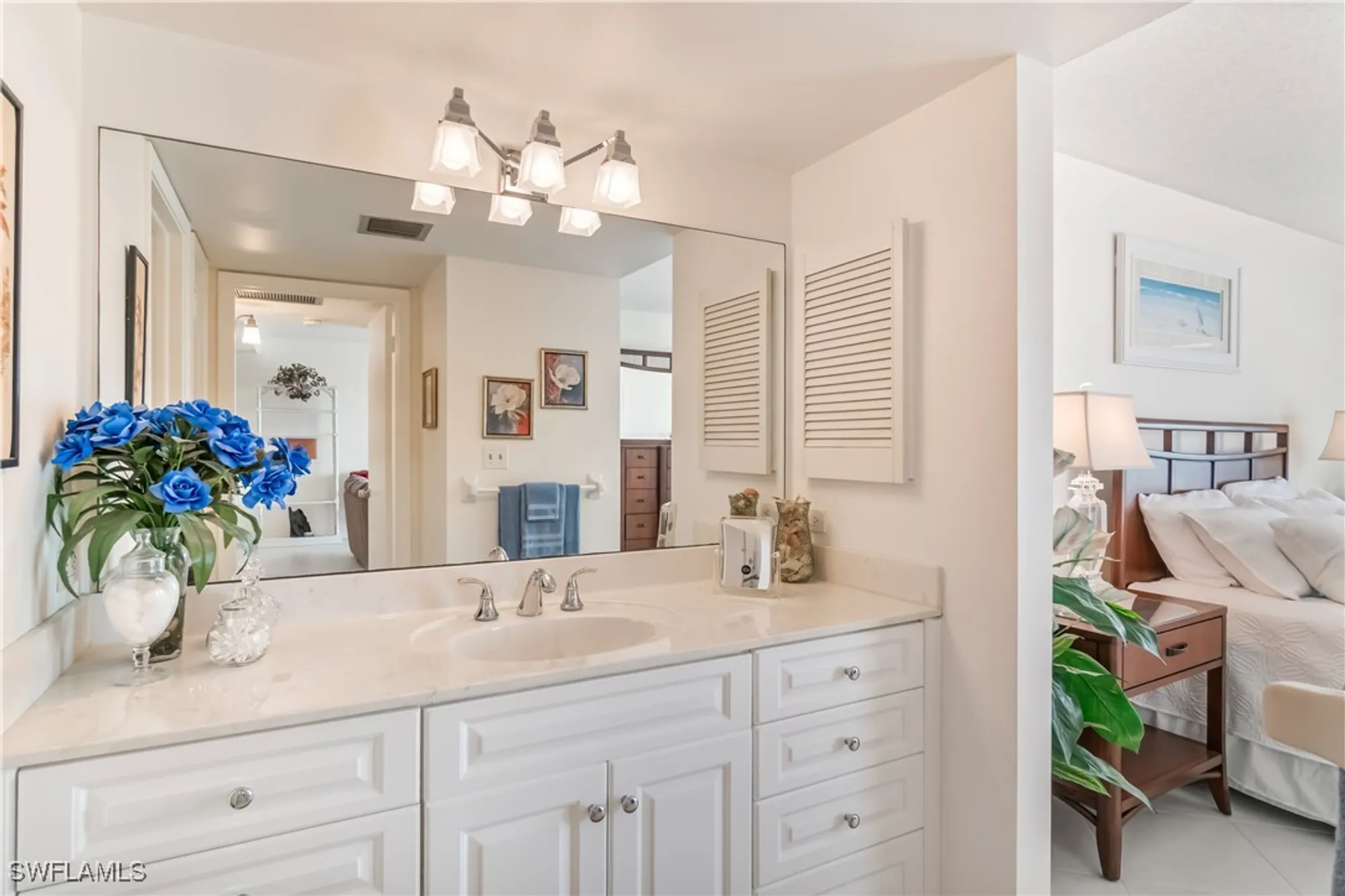 Property Slideshow image 11 of 24 | 3443 gulf shore blvd 812, Naples, FL, 34103