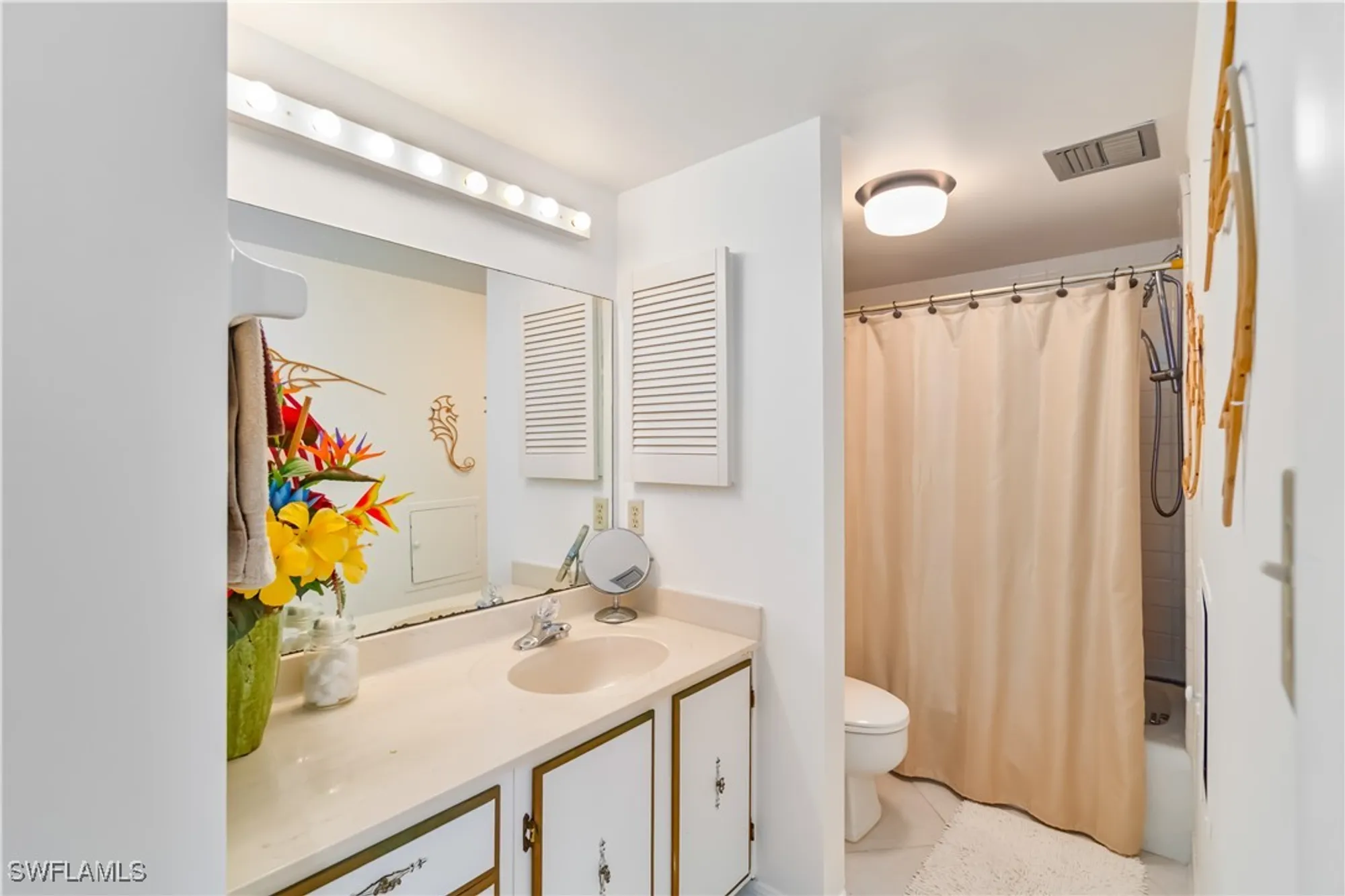 Property Slideshow image 13 of 24 | 3443 gulf shore blvd 812, Naples, FL, 34103