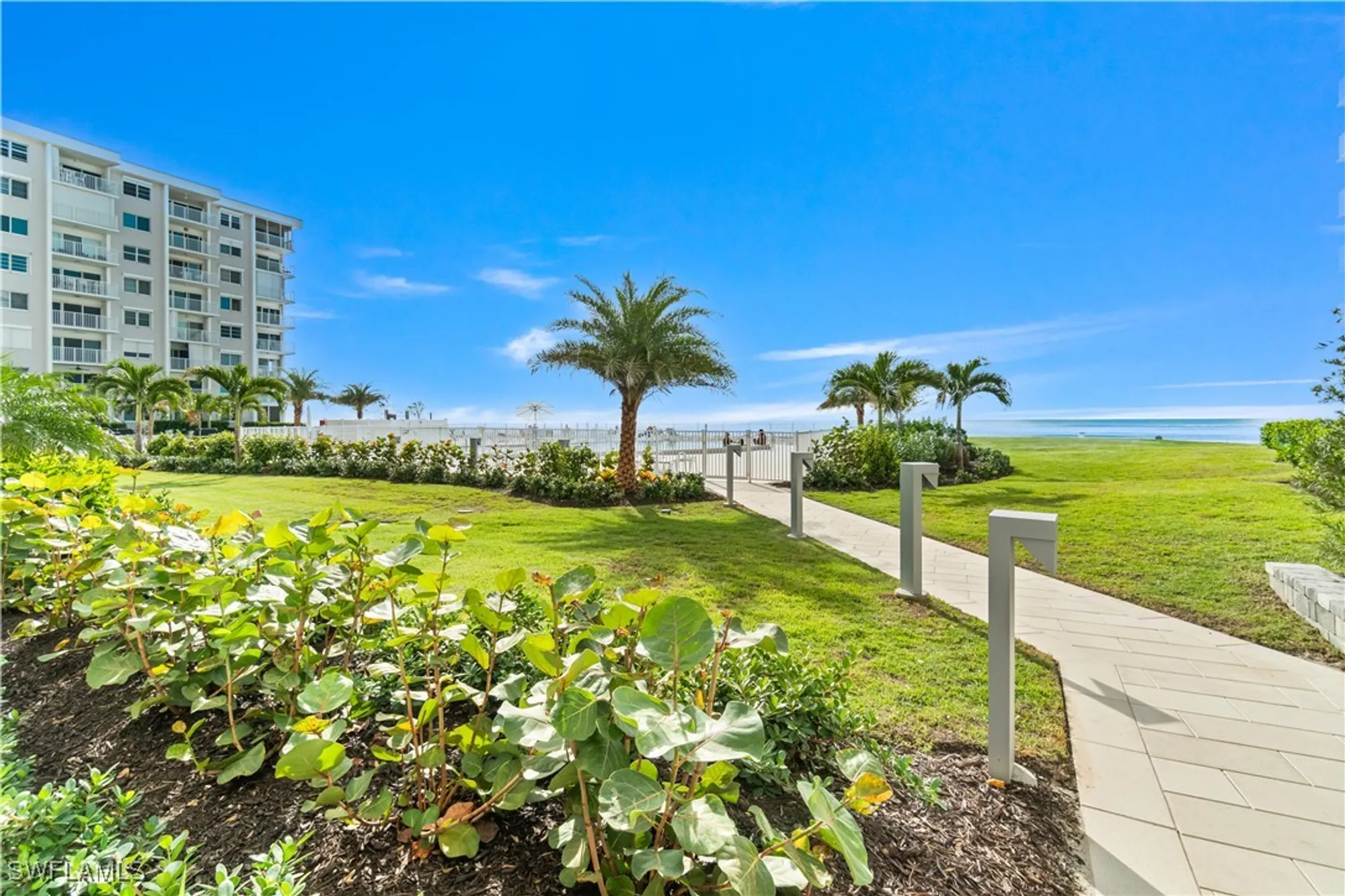 Property Slideshow image 23 of 24 | 3443 gulf shore blvd 812, Naples, FL, 34103